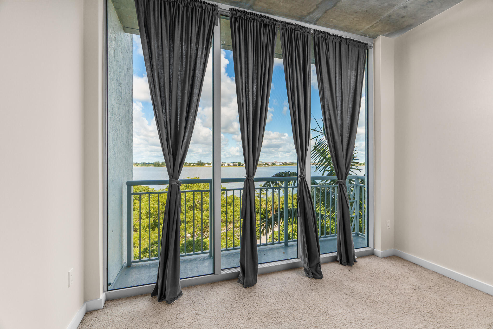 300 S Australian Avenue 423