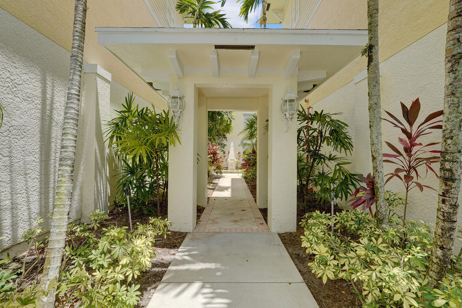 275 Murcia Drive 203