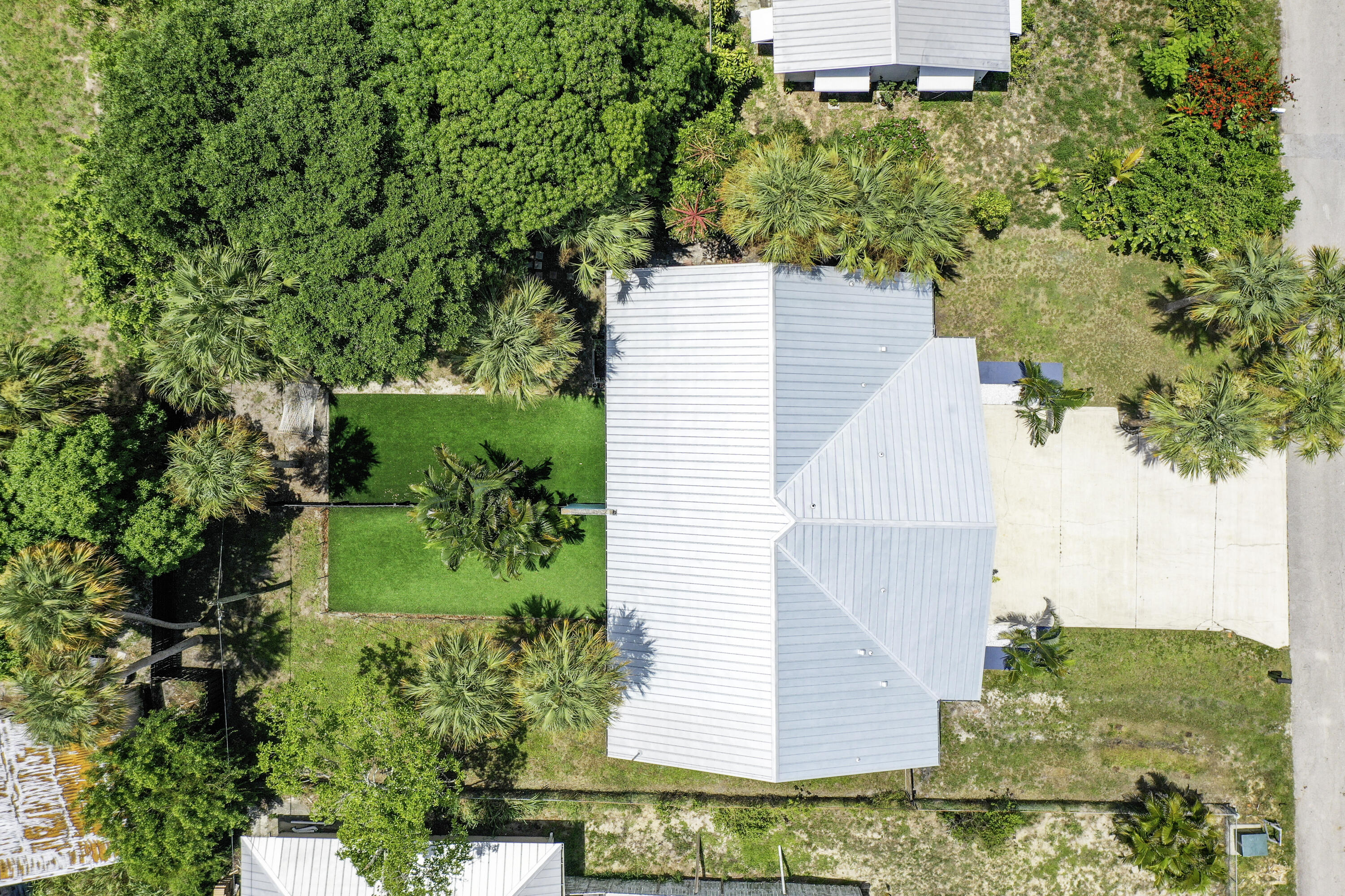 2132 NE Pelican Terrace