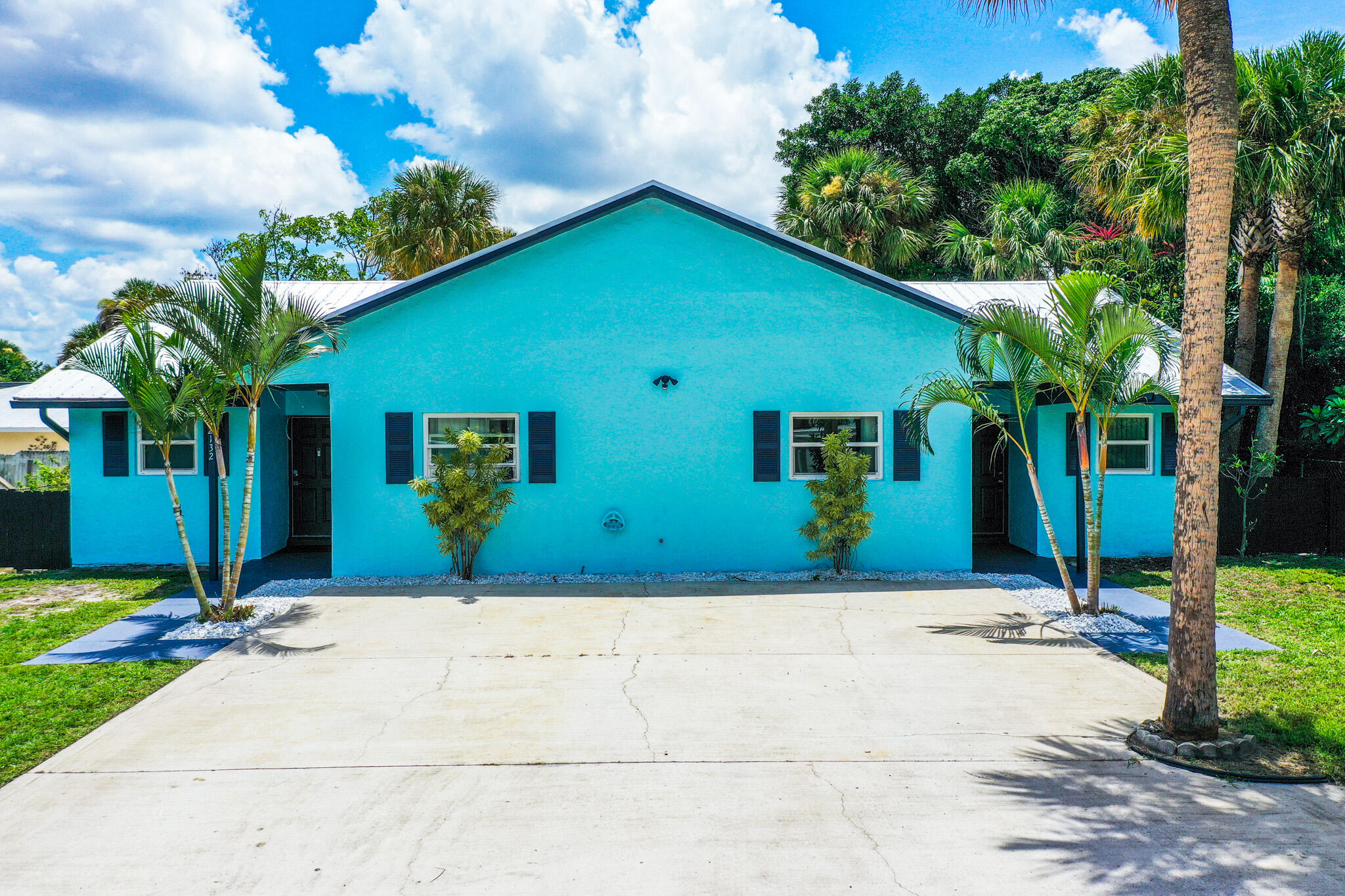 2132 NE Pelican Terrace