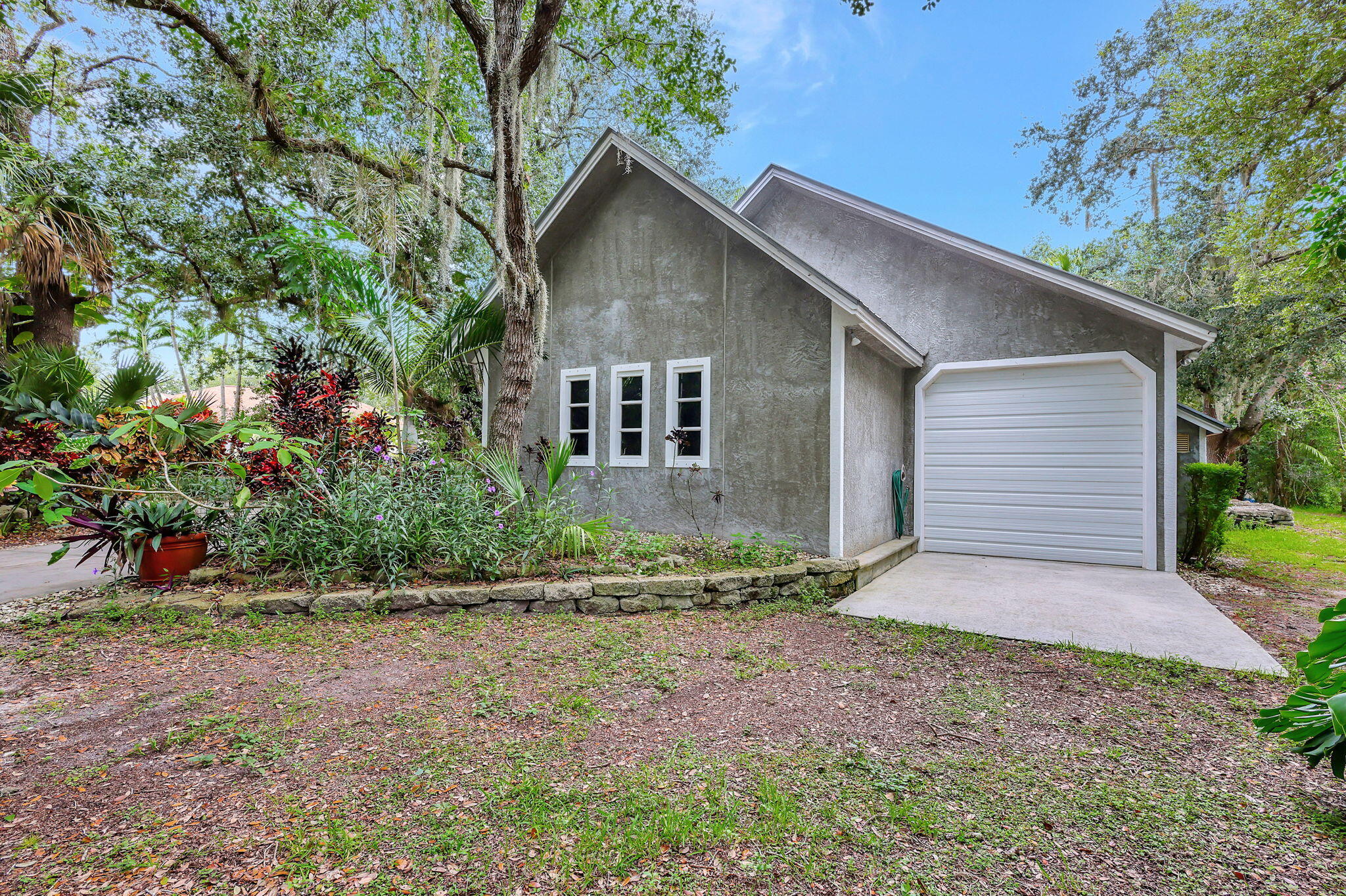 1055 SW Blue Water Way