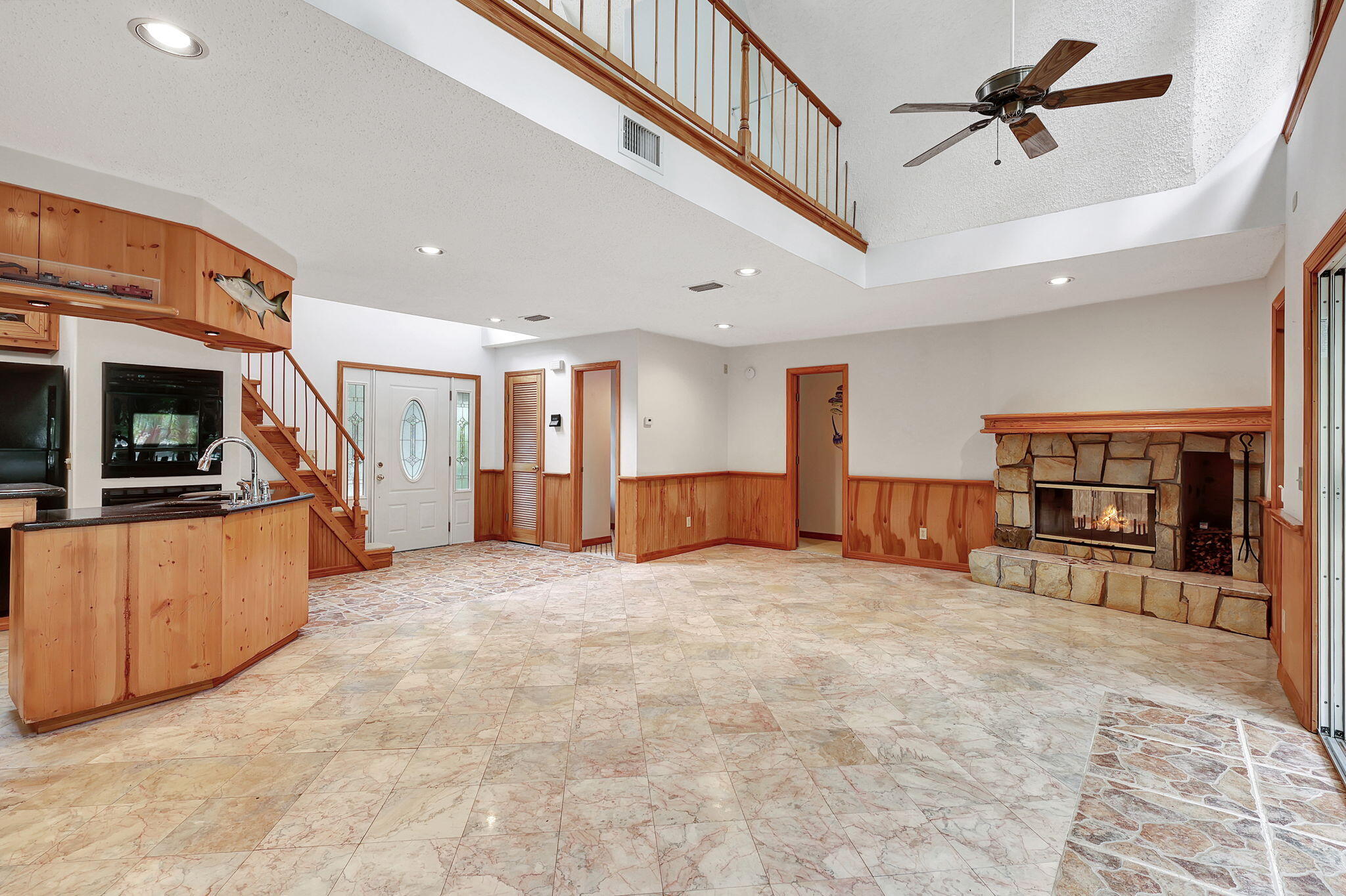 1055 SW Blue Water Way