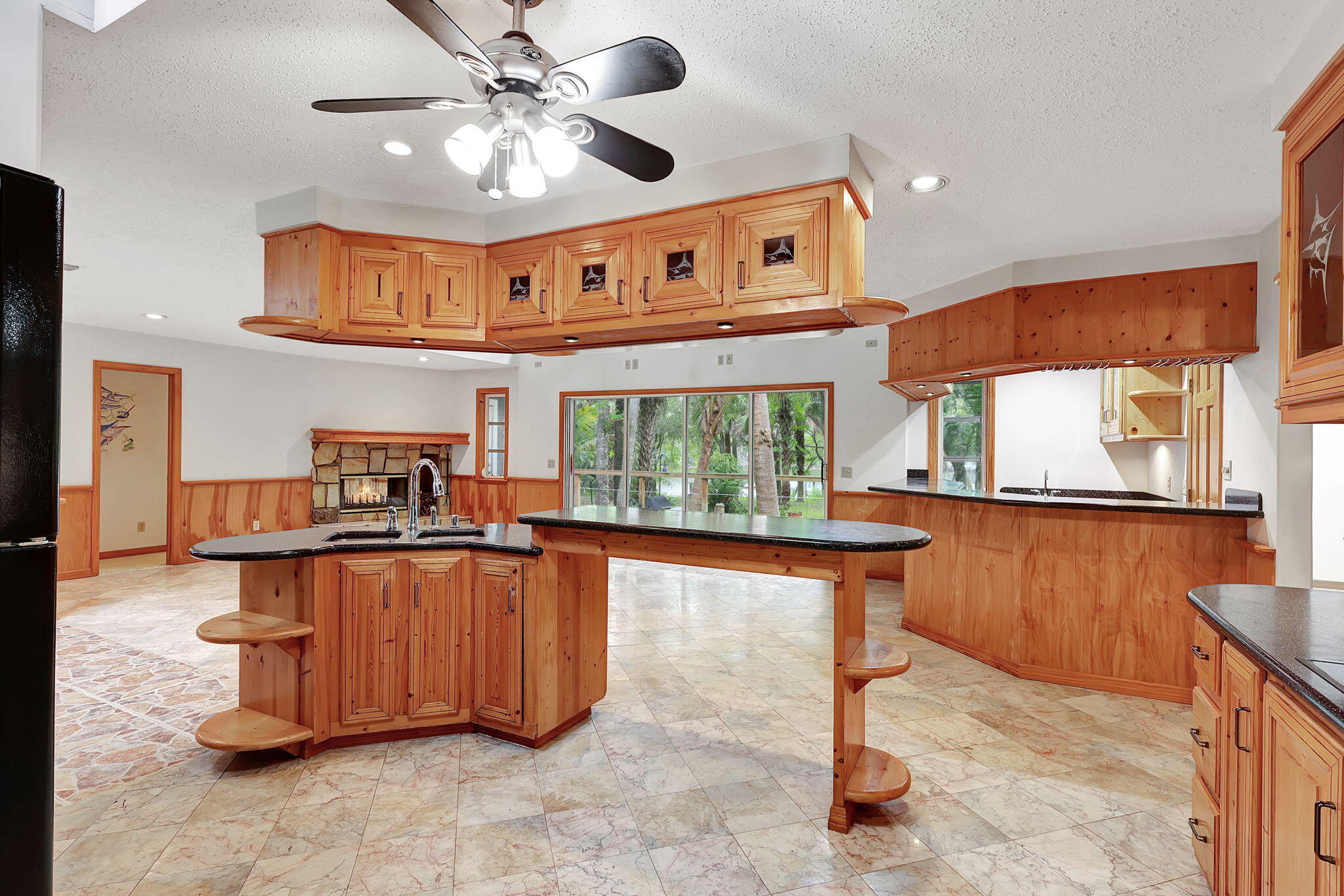 1055 SW Blue Water Way