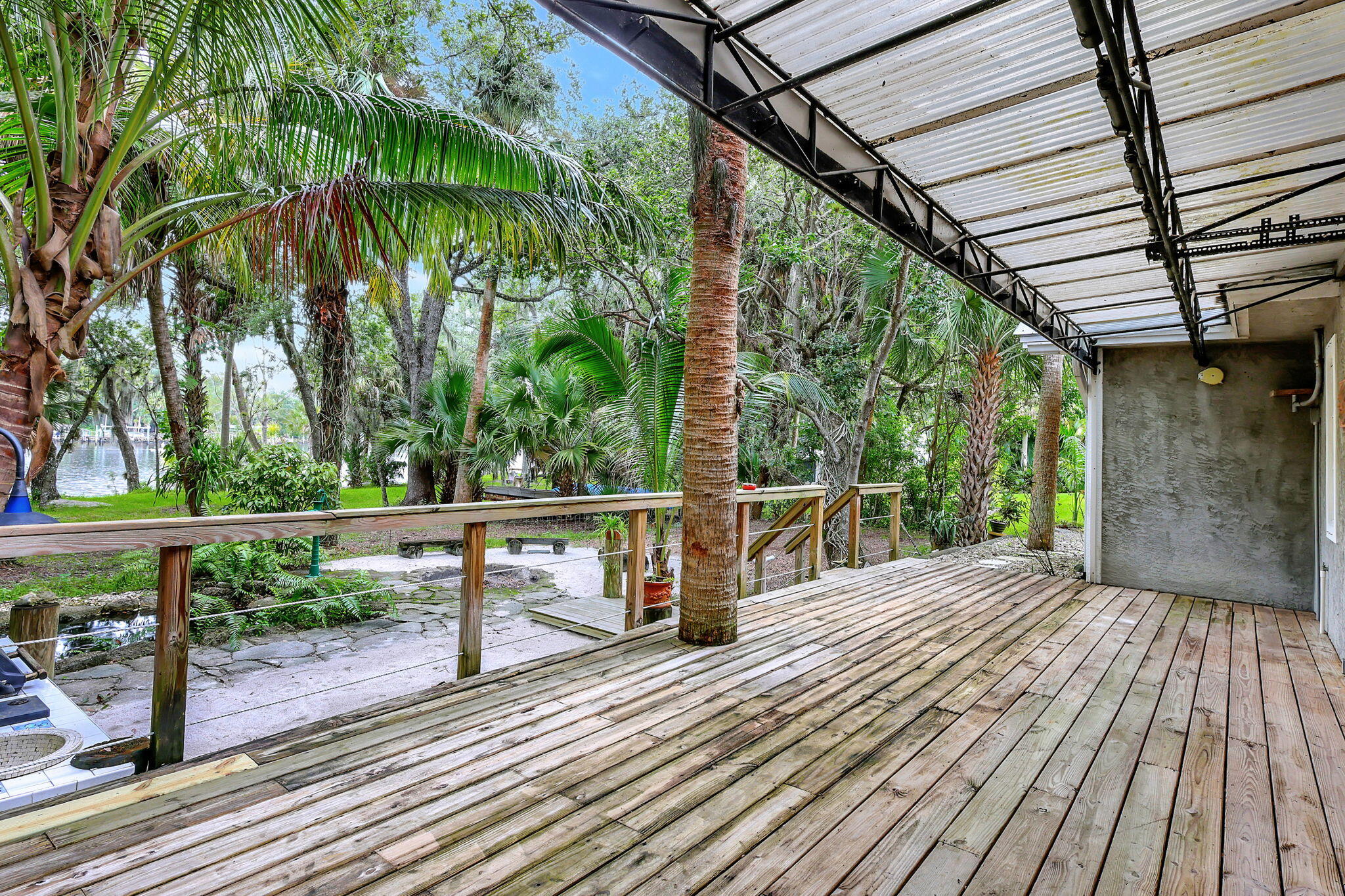 1055 SW Blue Water Way