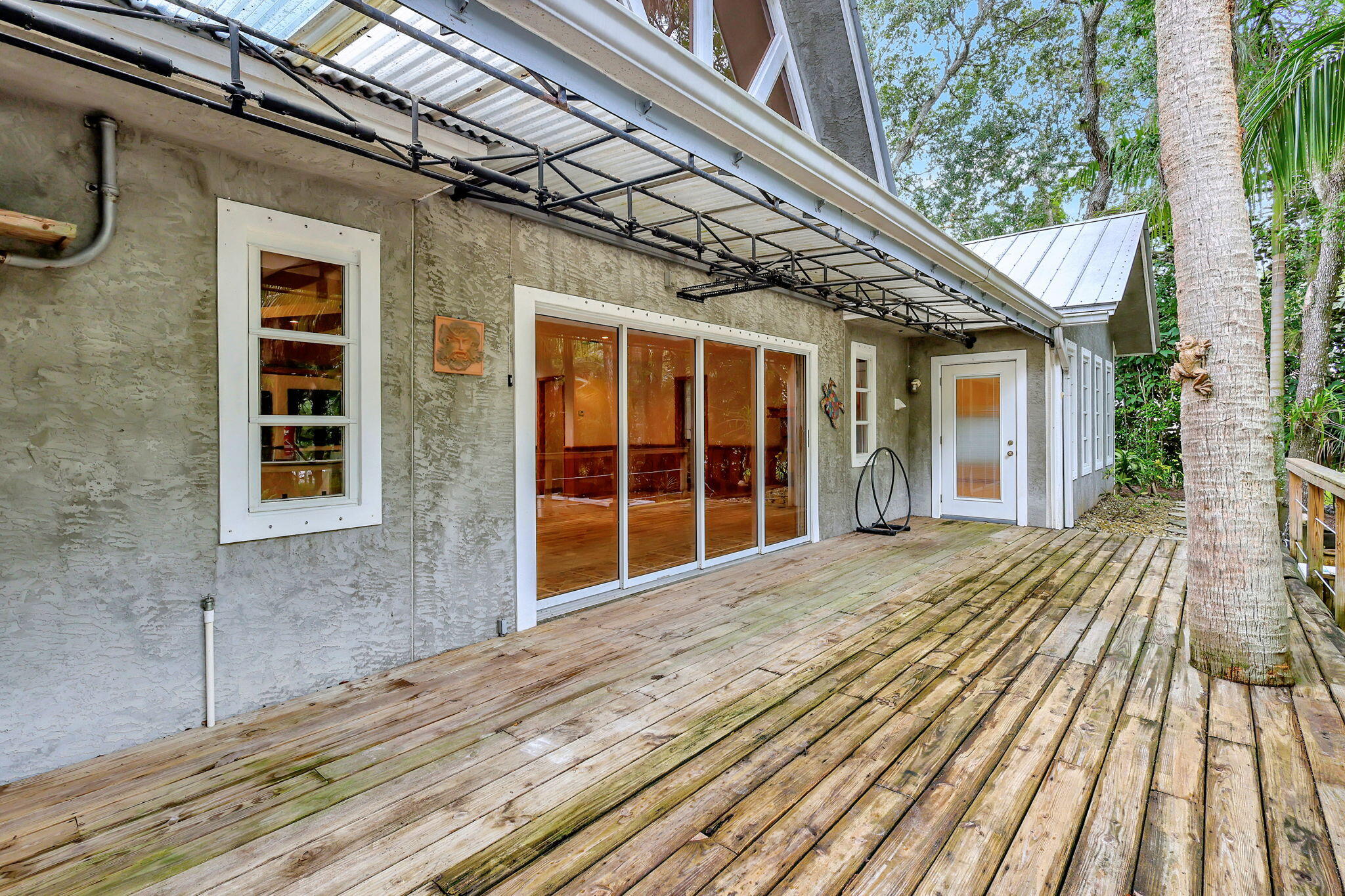 1055 SW Blue Water Way