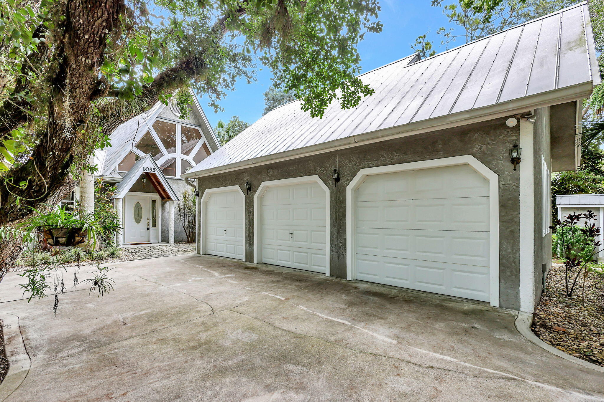 1055 SW Blue Water Way