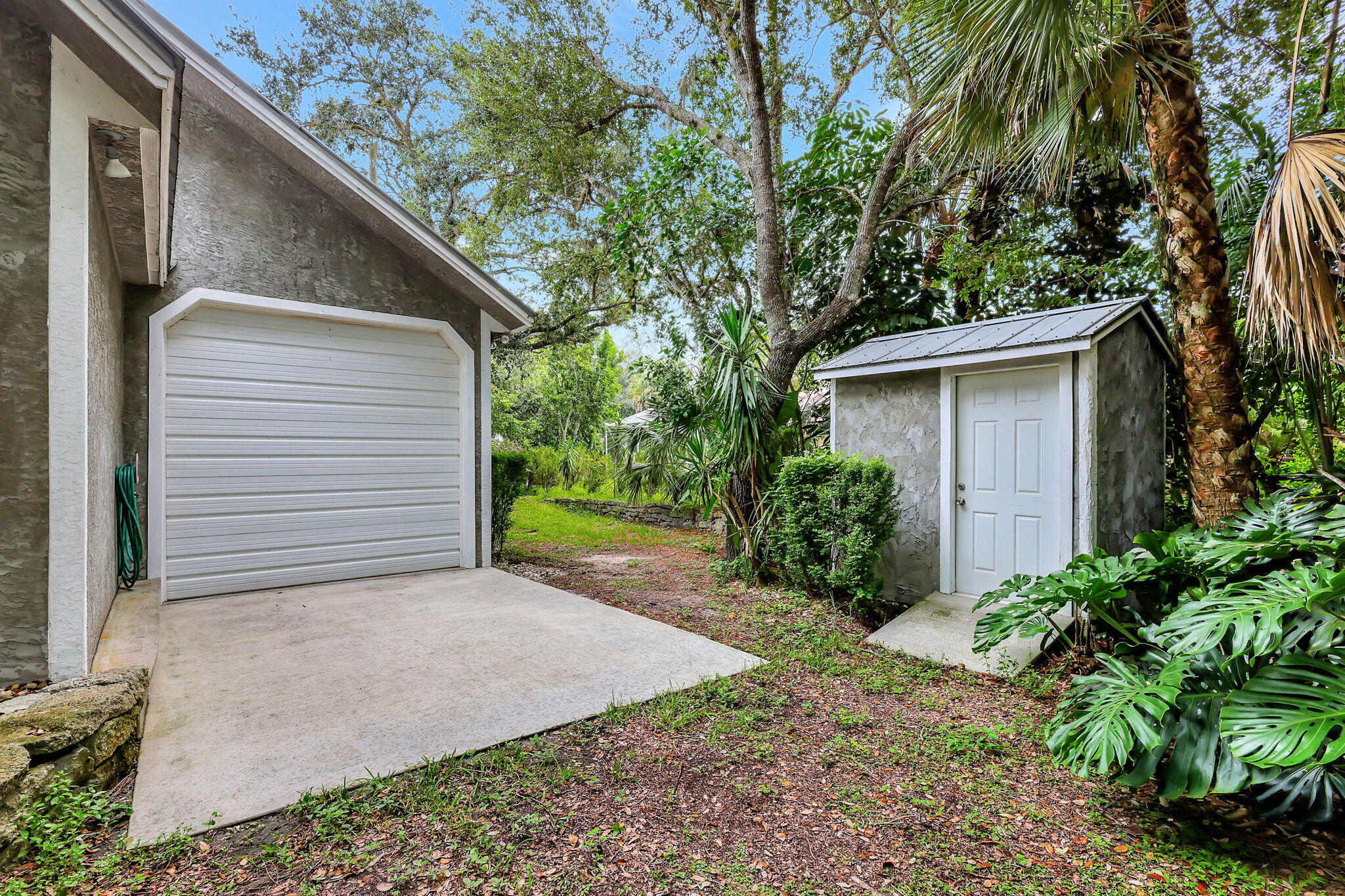1055 SW Blue Water Way