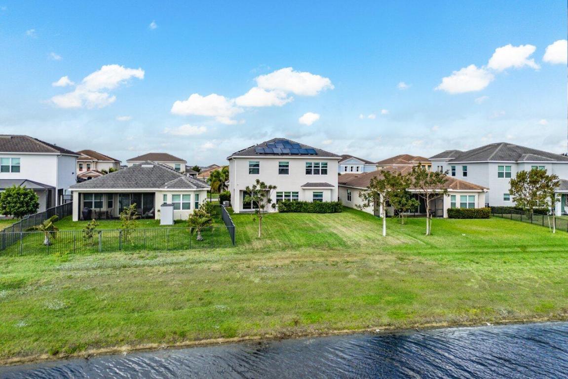 15262 Goldfinch Circle