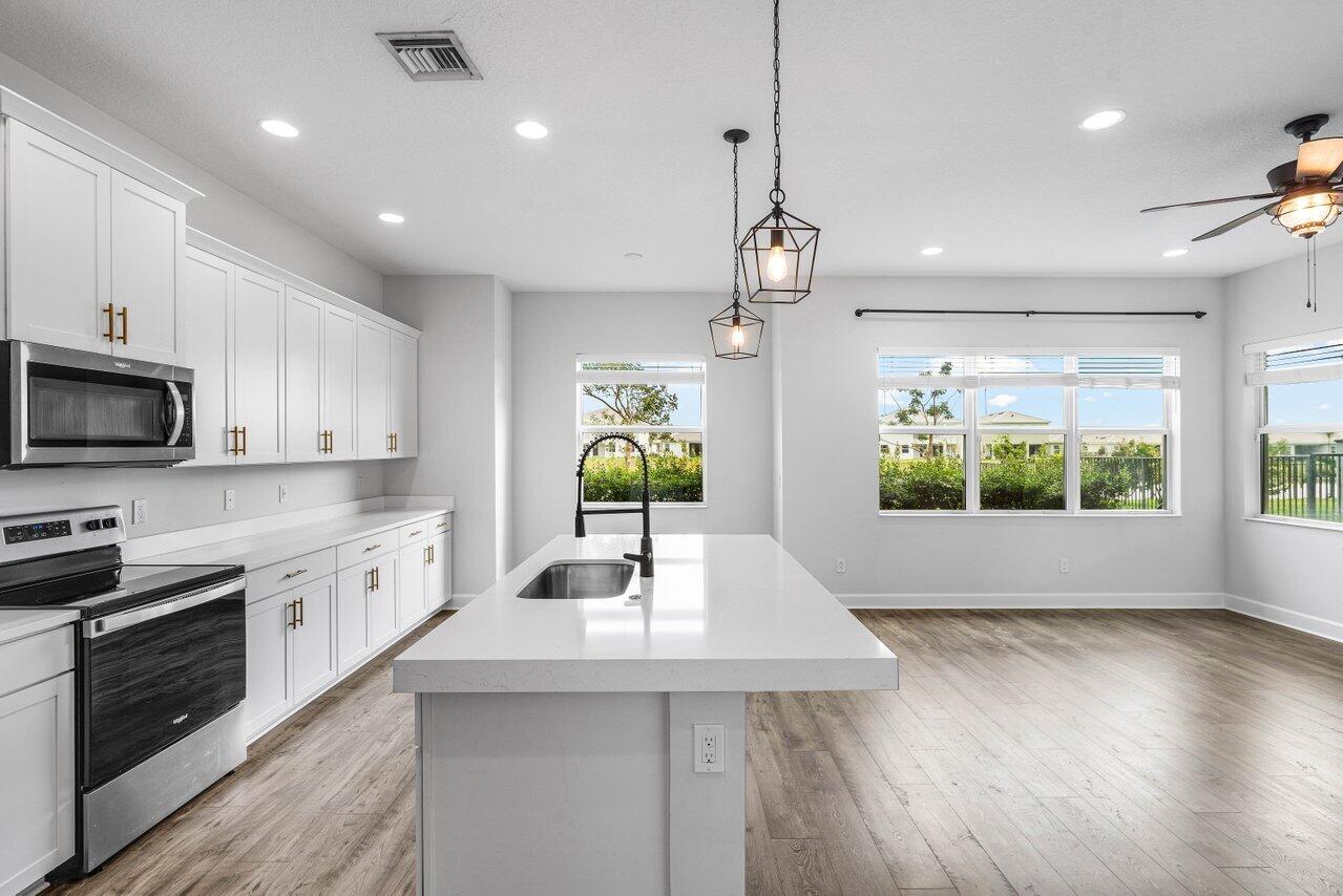 15262 Goldfinch Circle