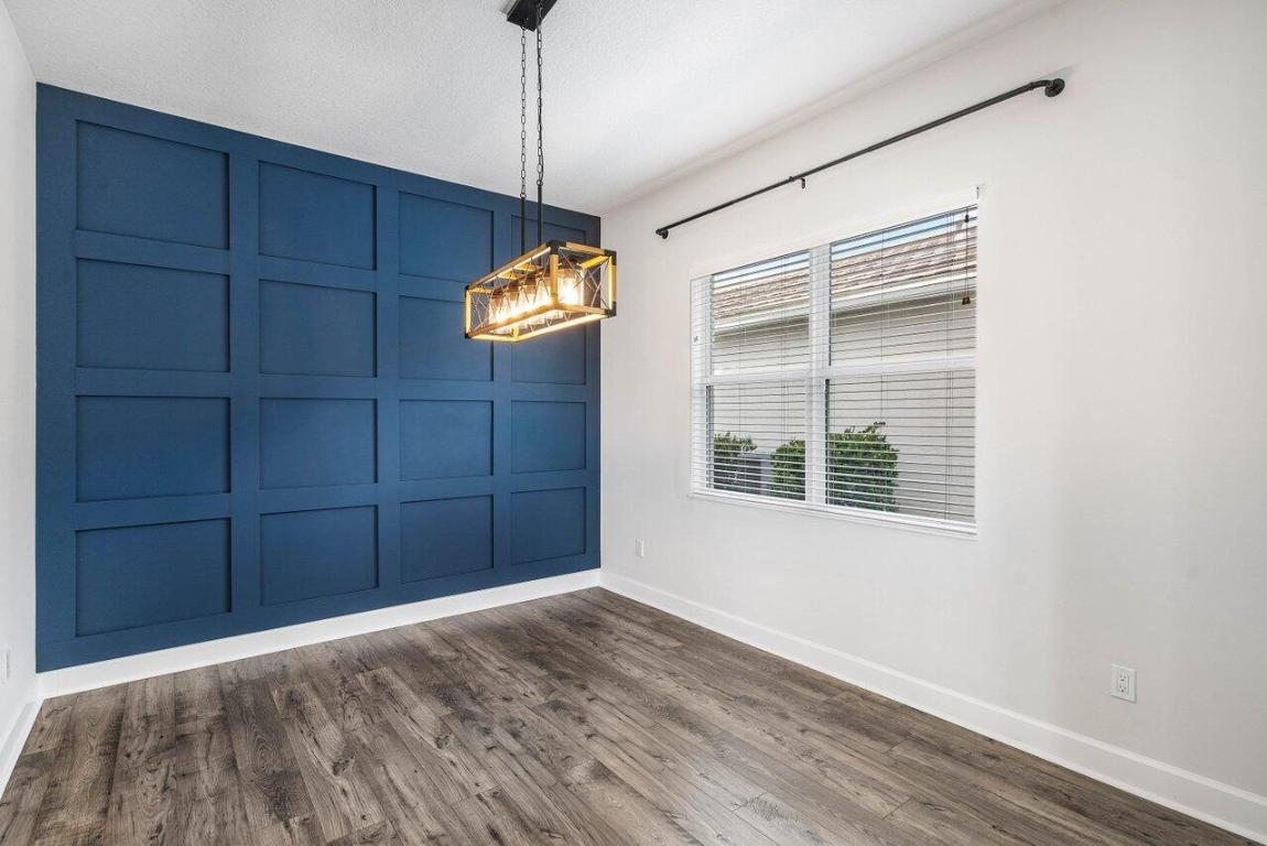 15262 Goldfinch Circle