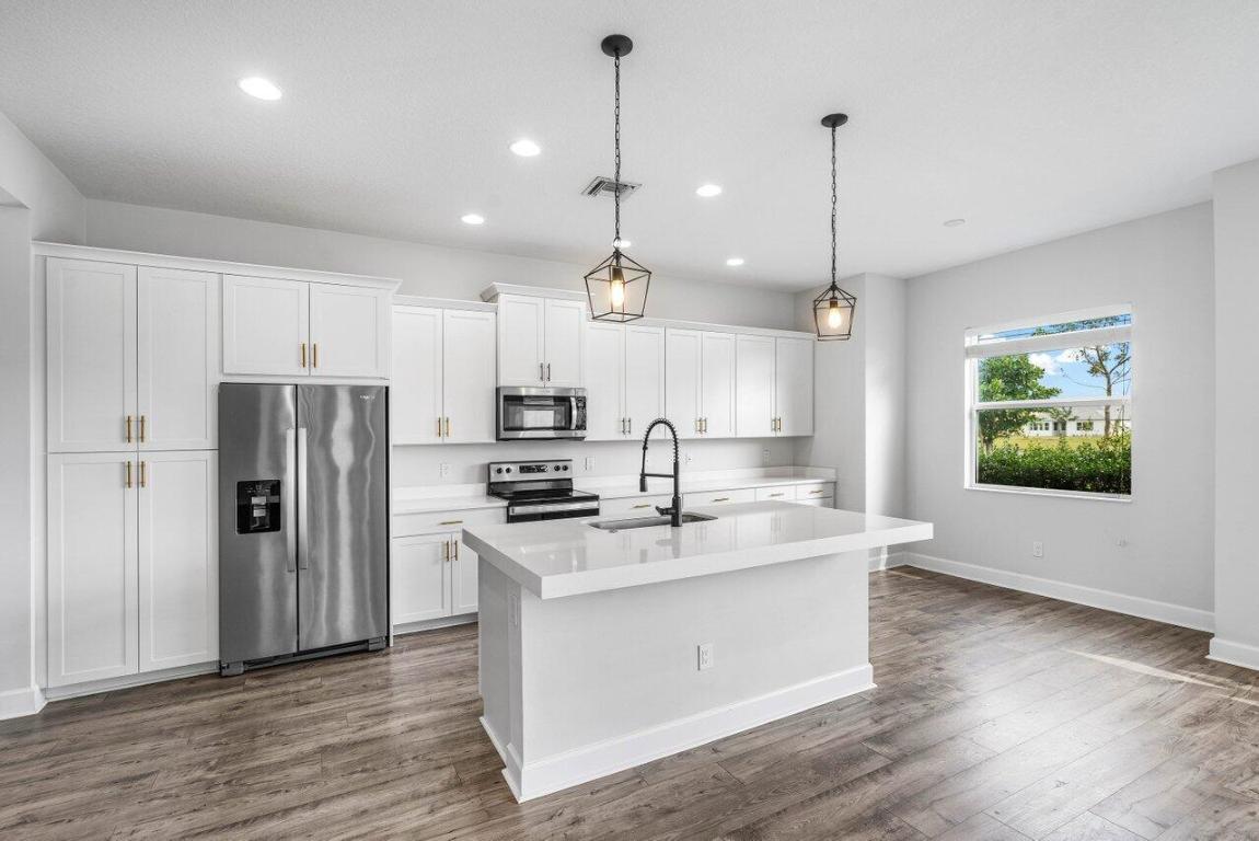 15262 Goldfinch Circle