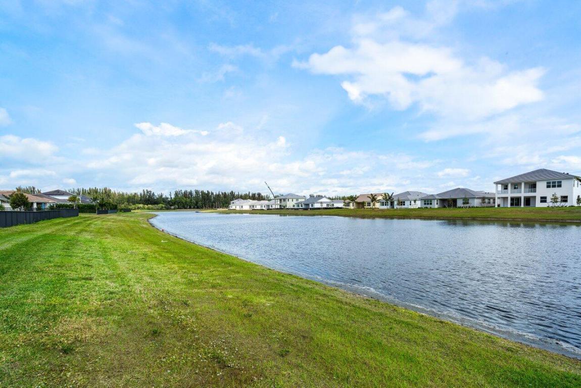 15262 Goldfinch Circle