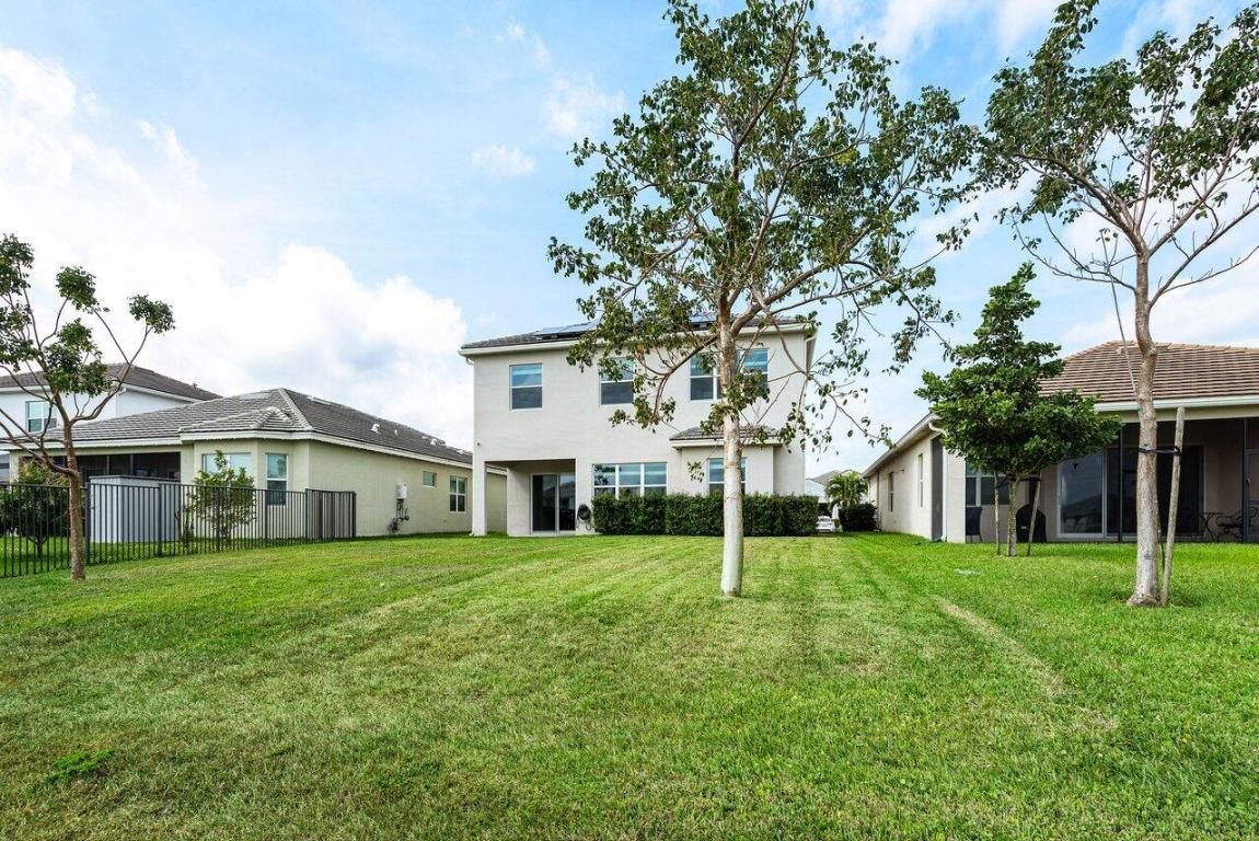 15262 Goldfinch Circle