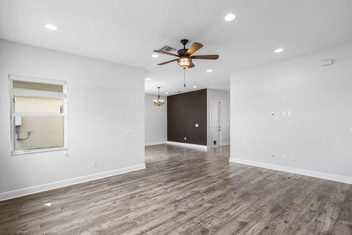 15262 Goldfinch Circle