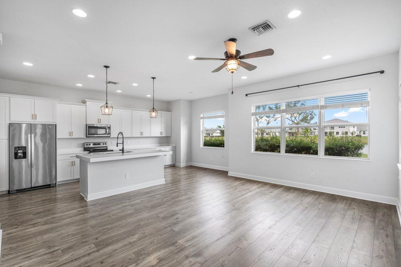 15262 Goldfinch Circle