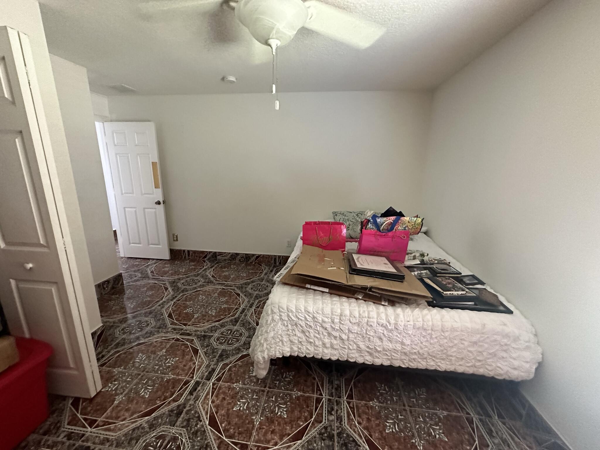 1361 SW Gastador Avenue