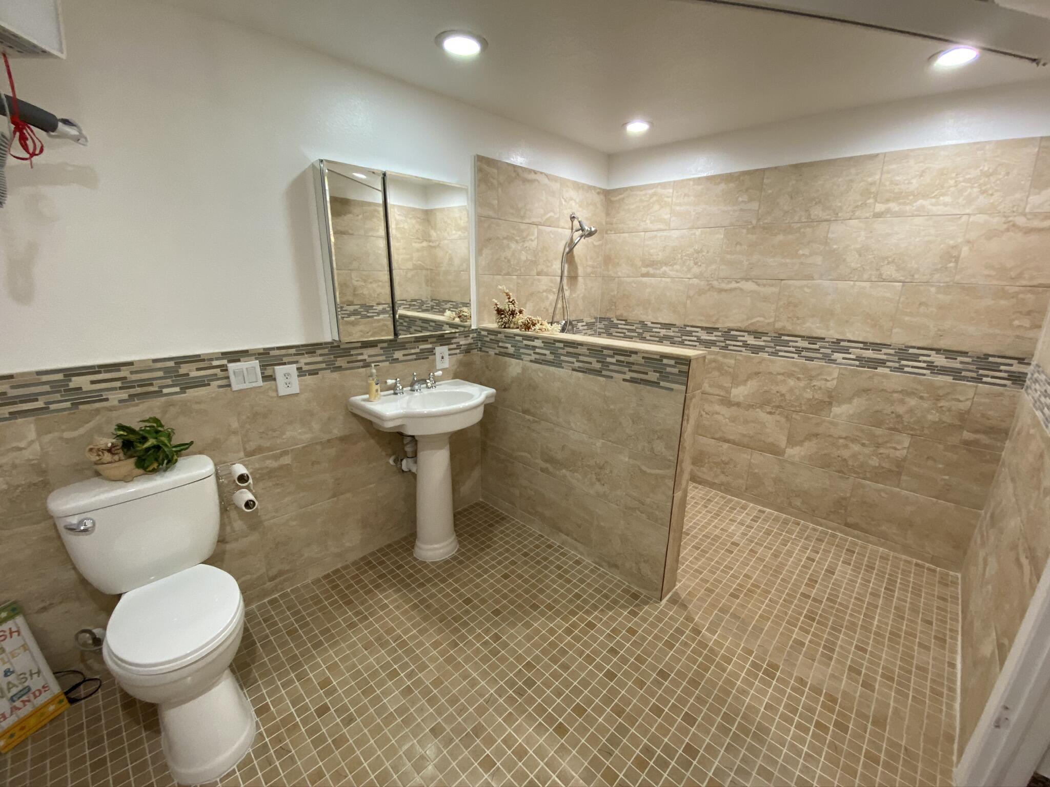 1361 SW Gastador Avenue