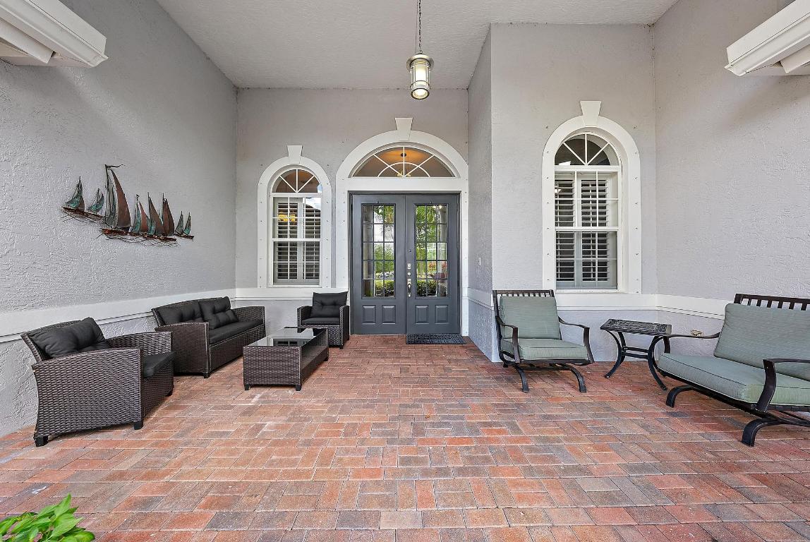 5053 SW Saint Creek Drive