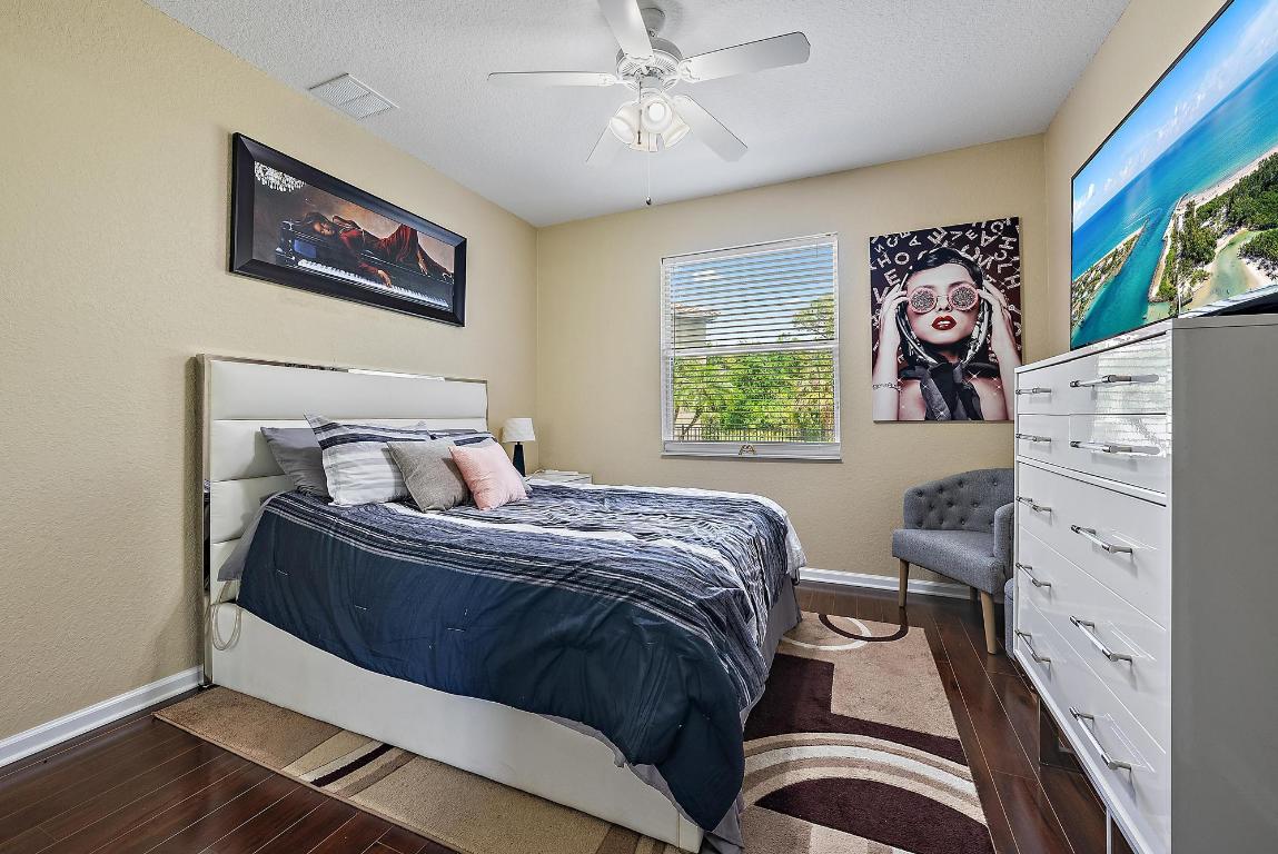 5053 SW Saint Creek Drive