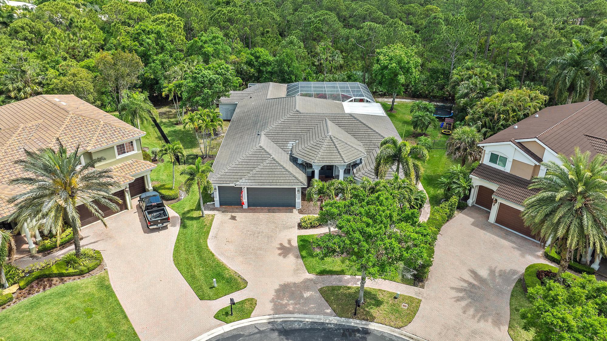 5053 SW Saint Creek Drive