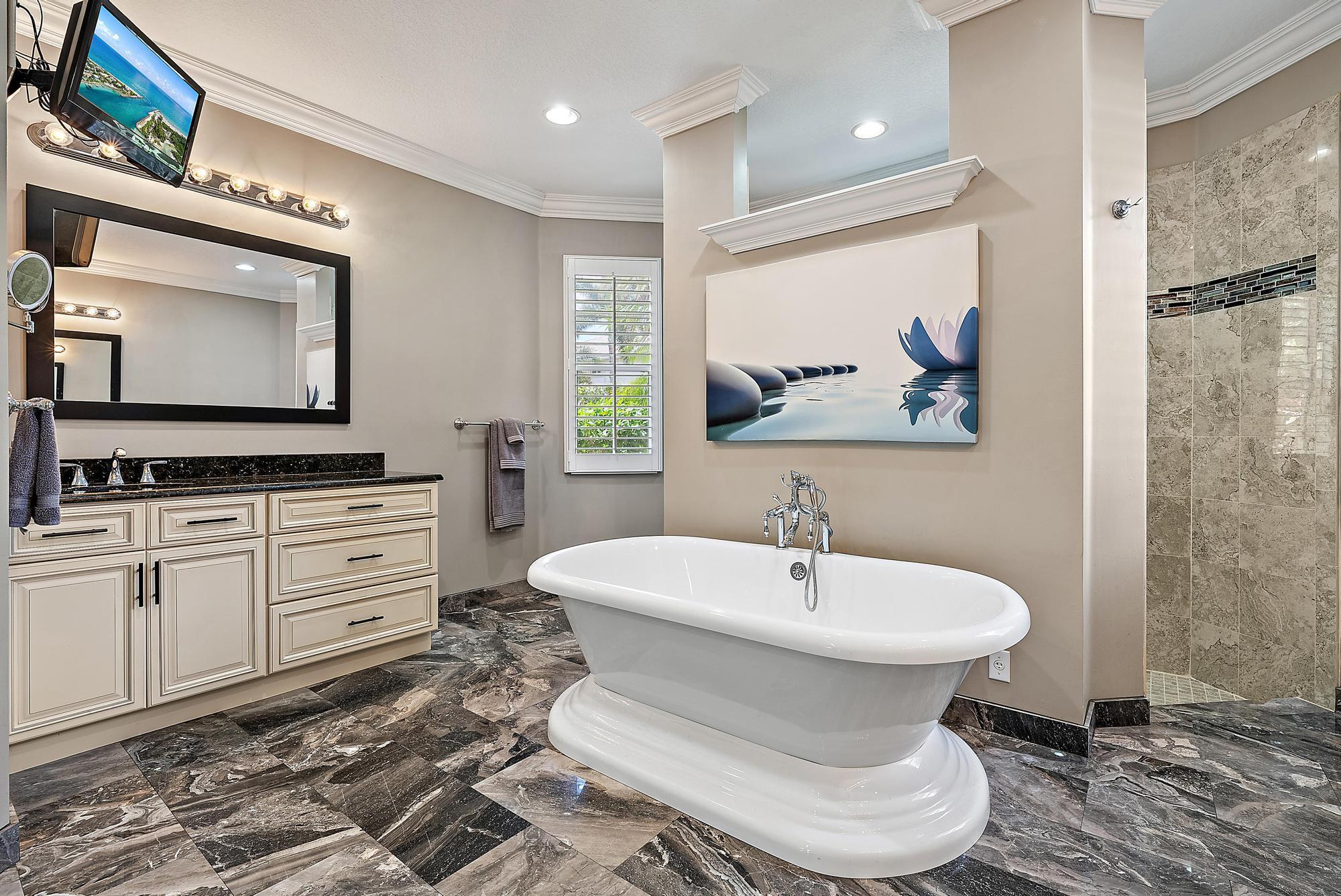 5053 SW Saint Creek Drive