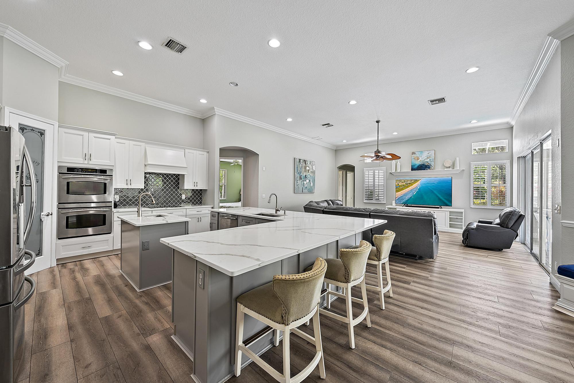 5053 SW Saint Creek Drive