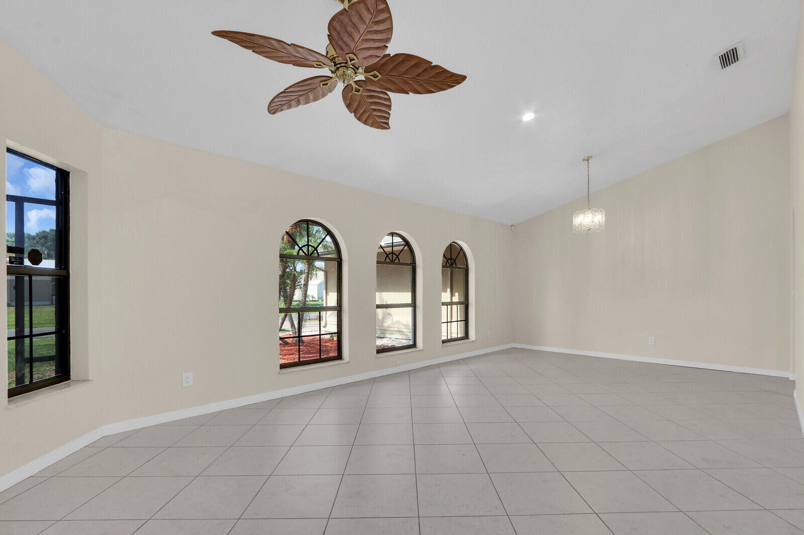 2774 SE Howell Avenue