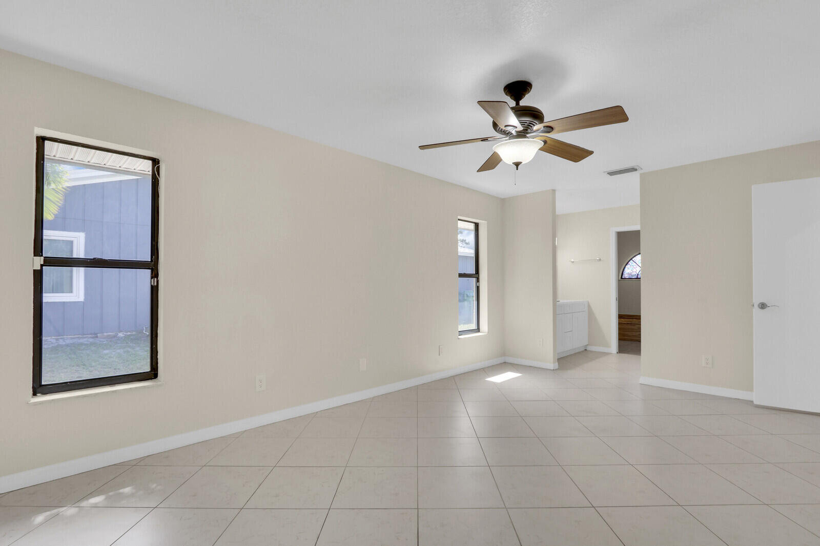 2774 SE Howell Avenue