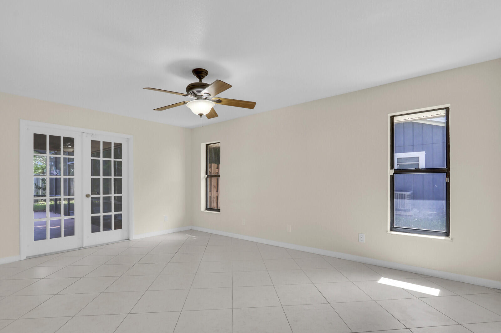 2774 SE Howell Avenue