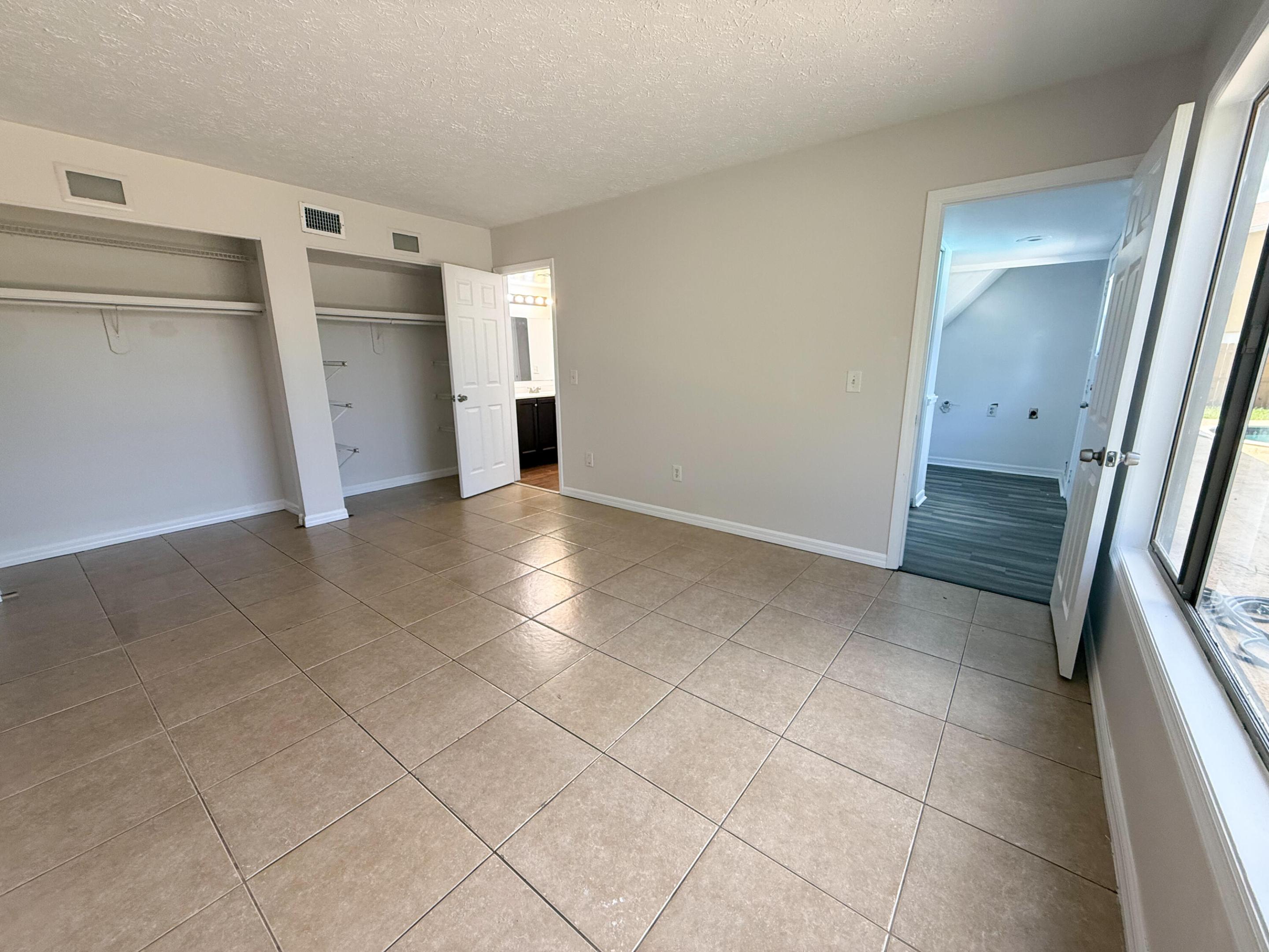 2350 SE Floresta Drive