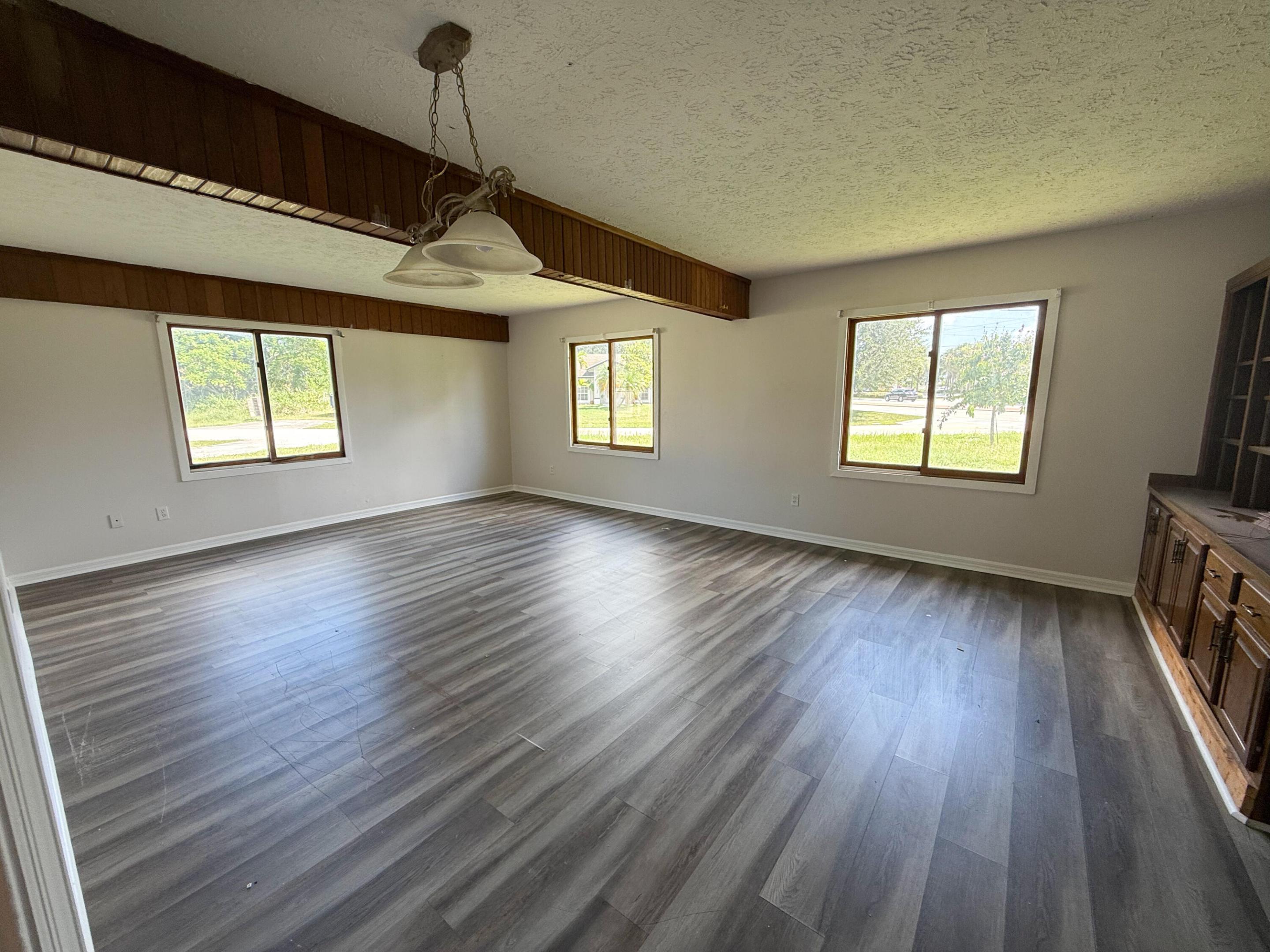 2350 SE Floresta Drive