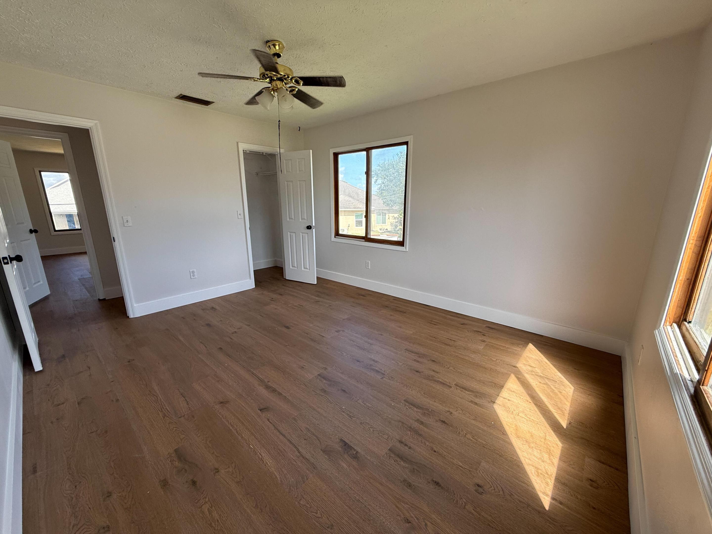 2350 SE Floresta Drive