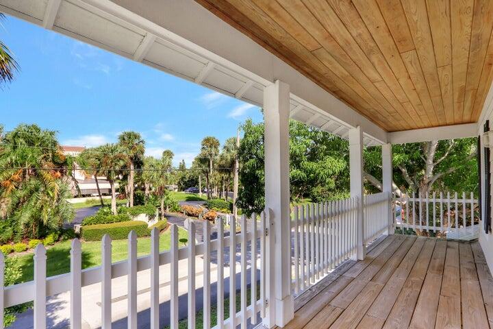 516 NW North River Drive