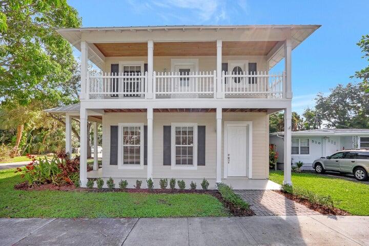 516 NW North River Drive