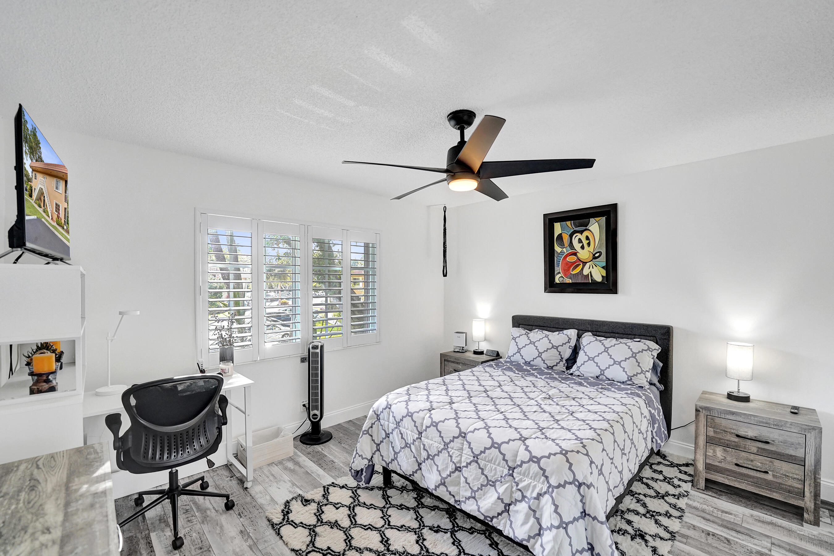 1930 NE 2nd Avenue 216l