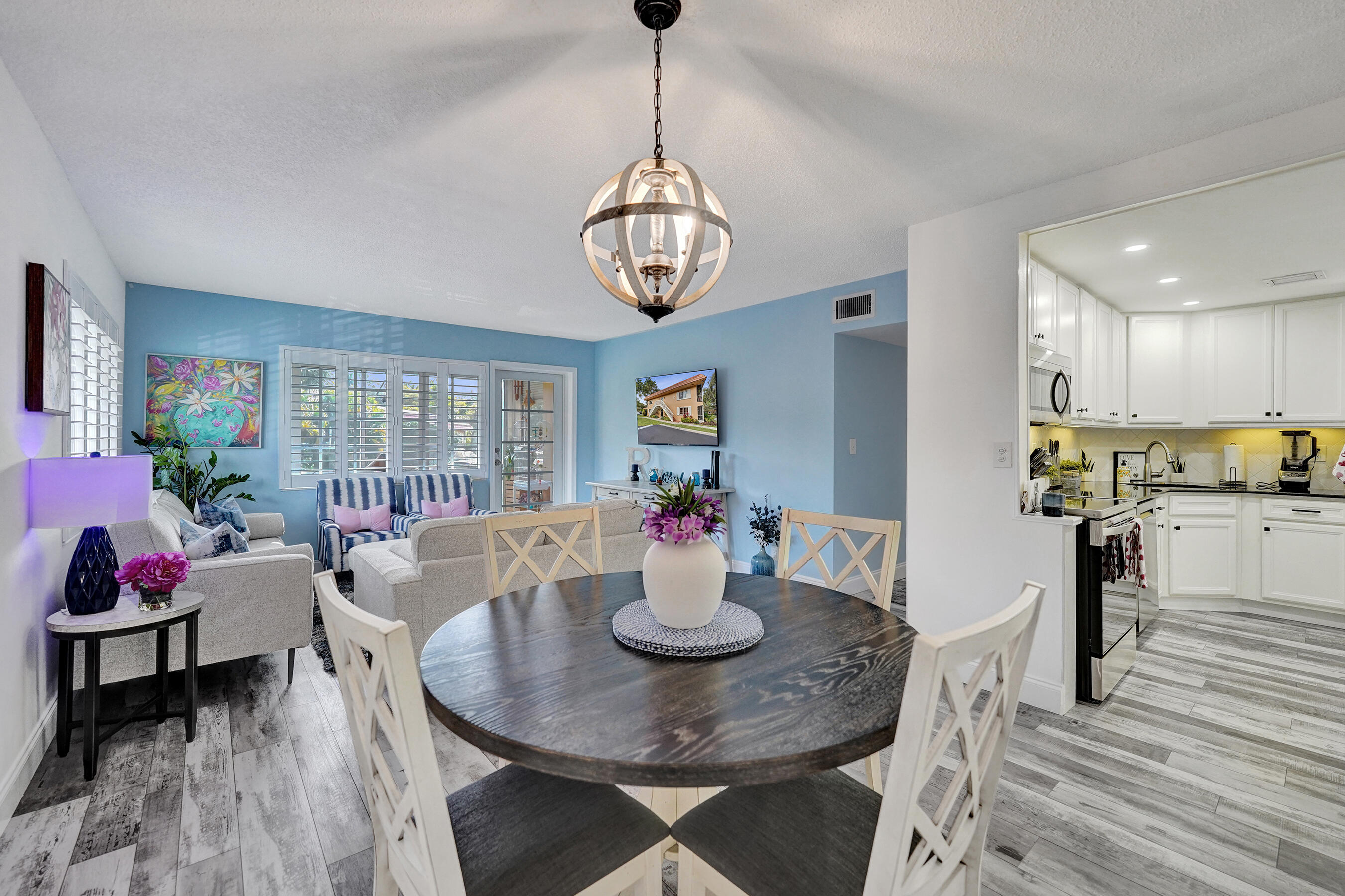 1930 NE 2nd Avenue 216l