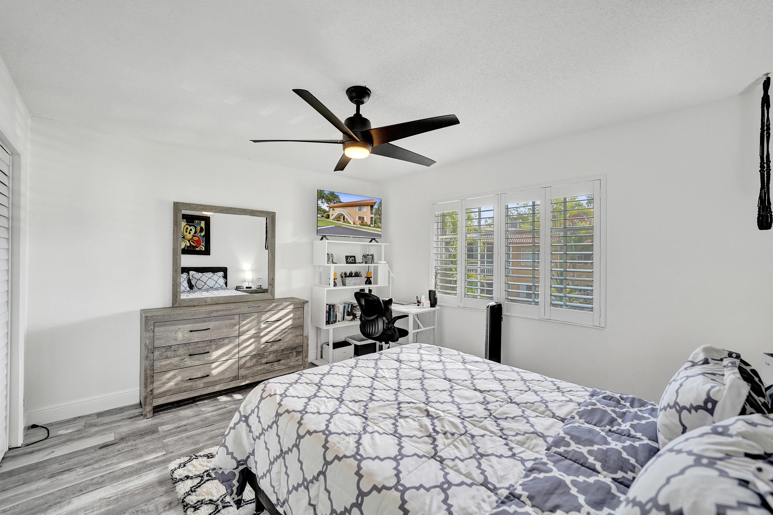 1930 NE 2nd Avenue 216l