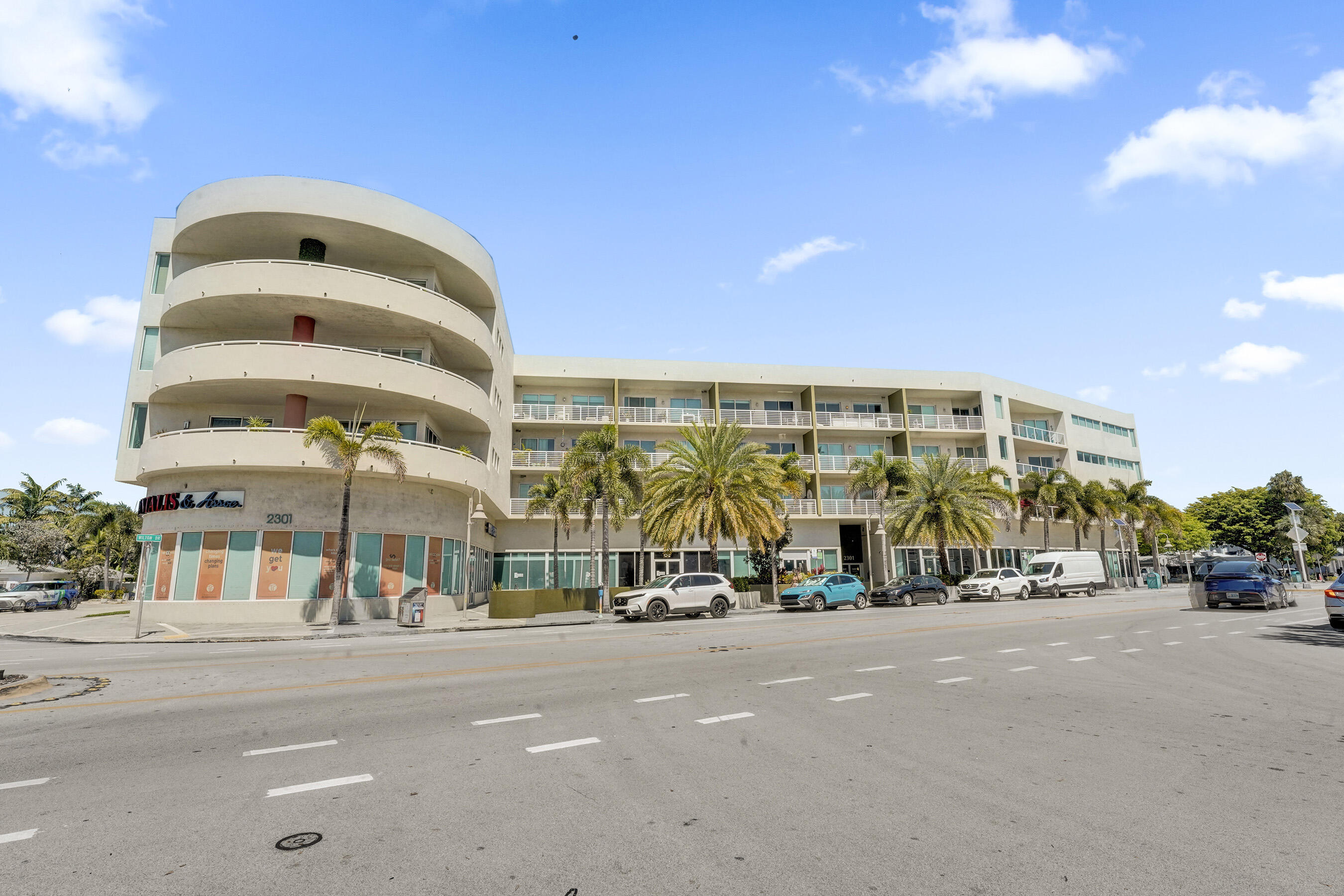 2301 Wilton Drive R309