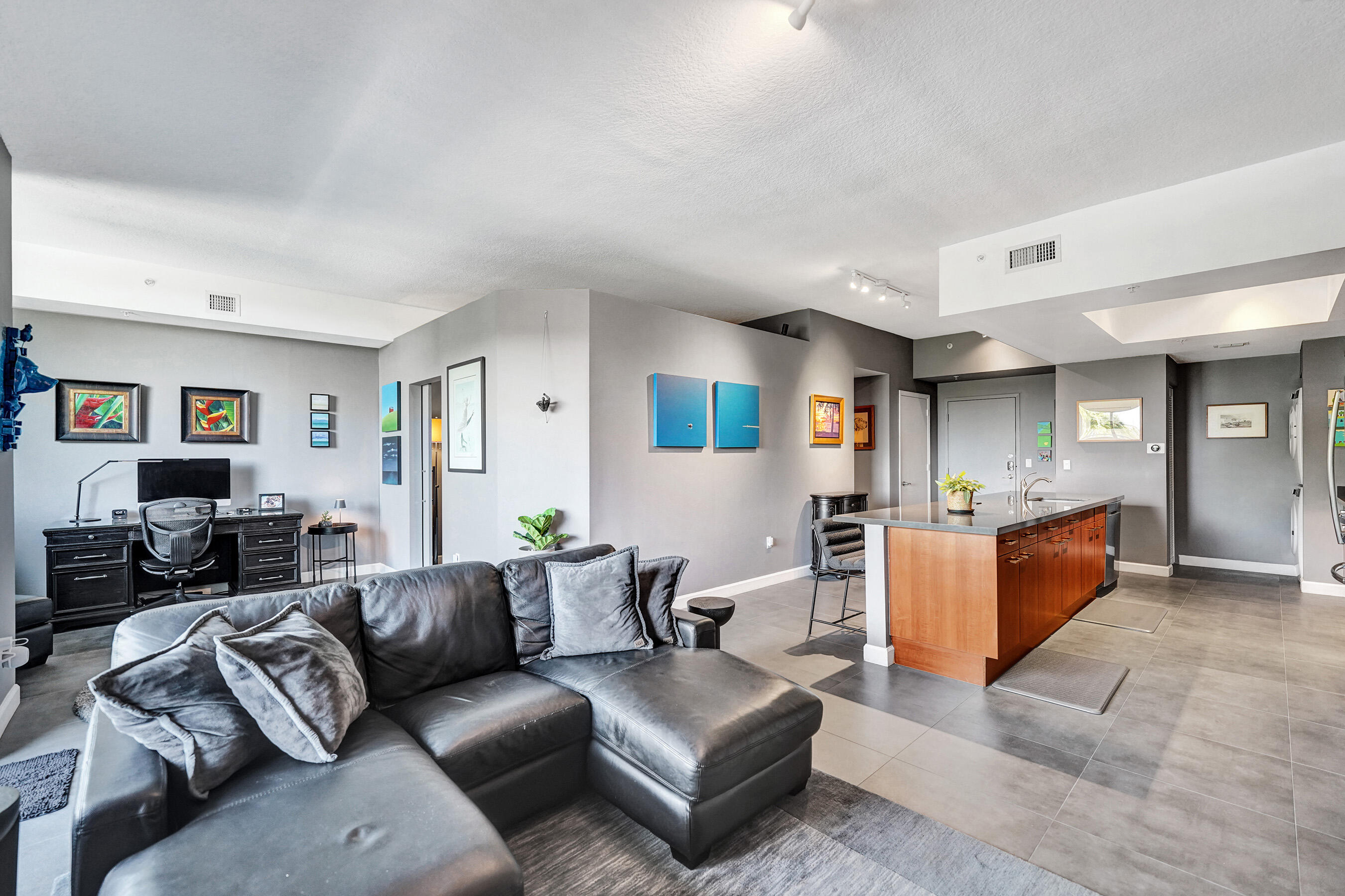 2301 Wilton Drive R309