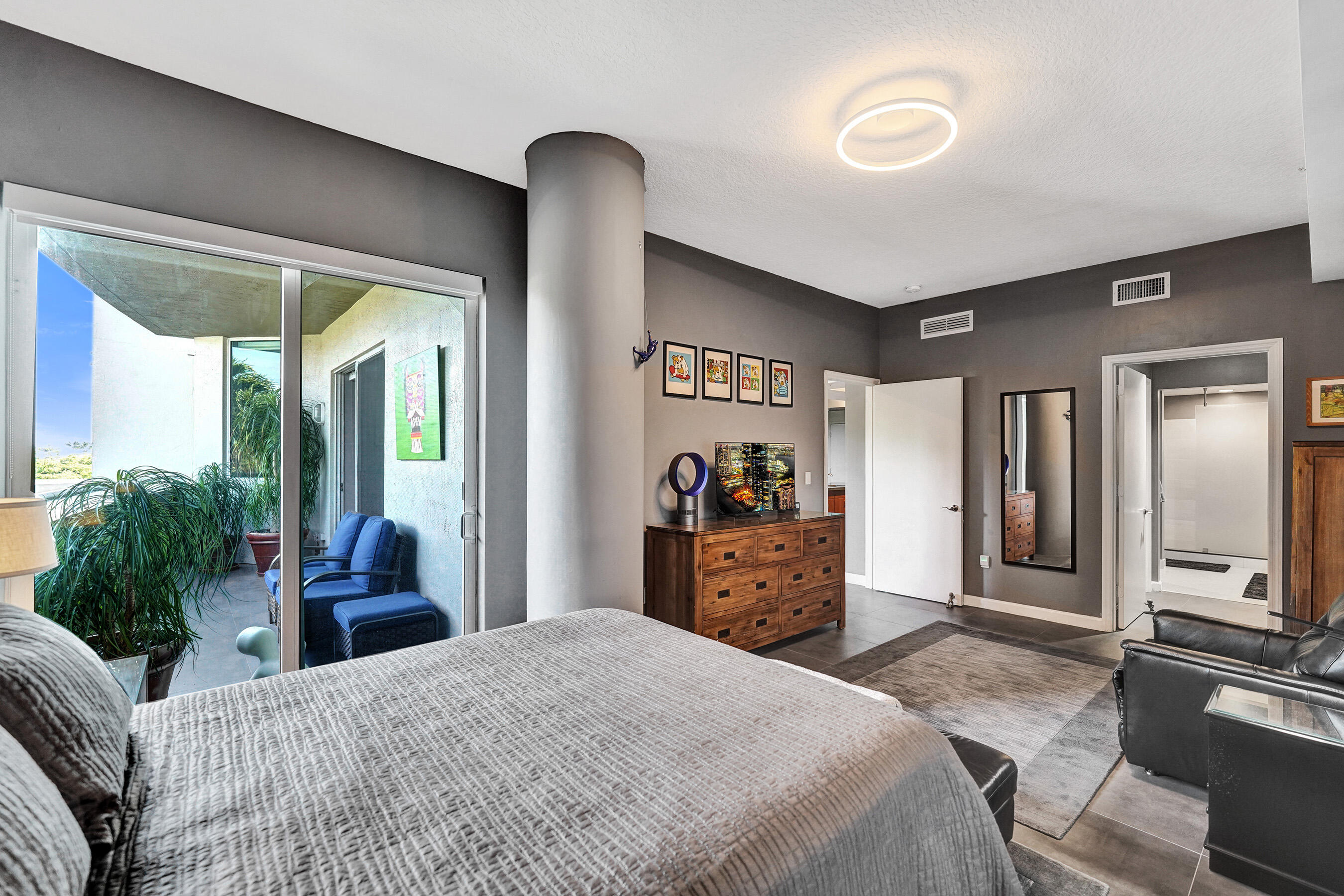 2301 Wilton Drive R309