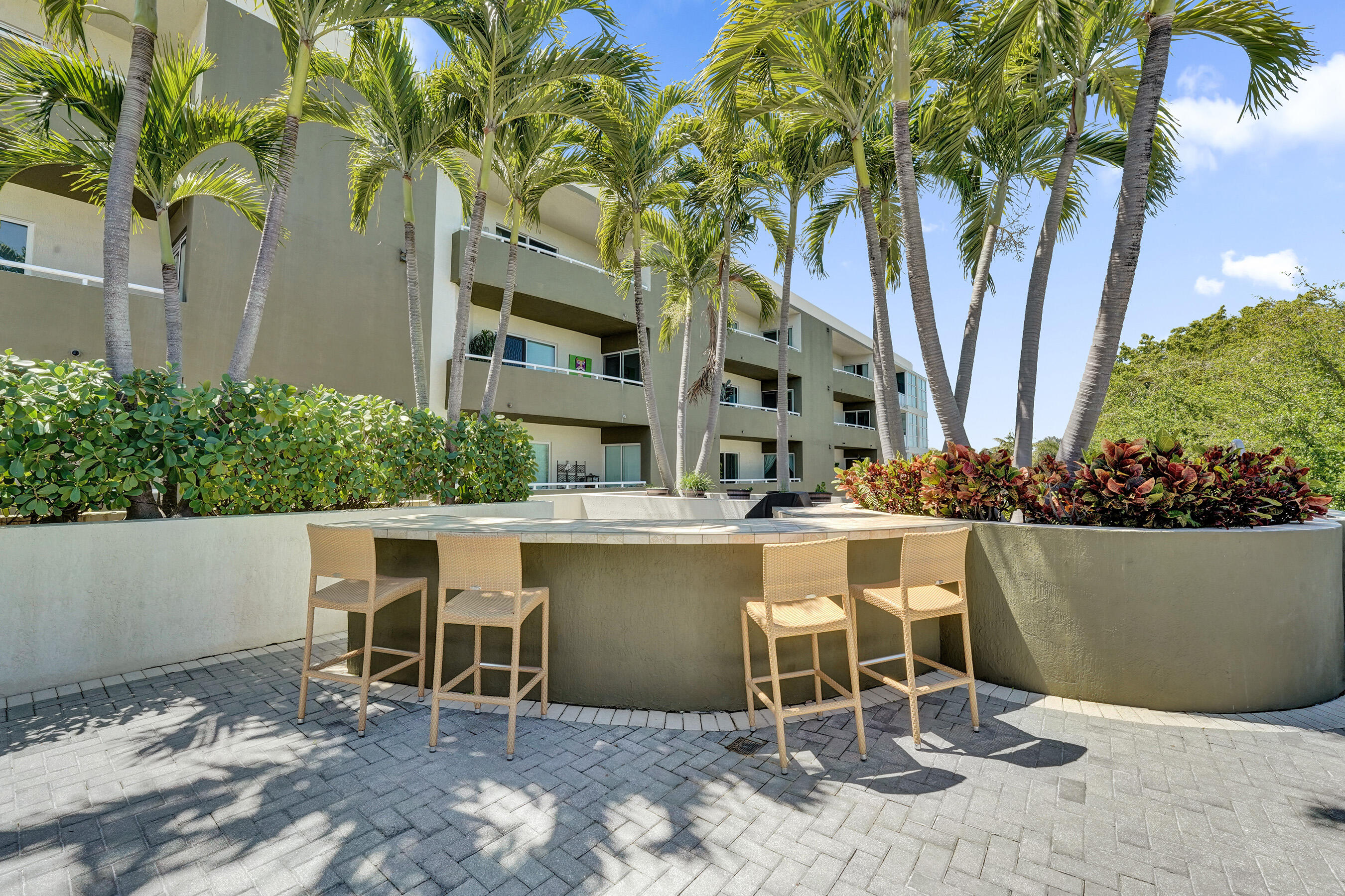 2301 Wilton Drive R309