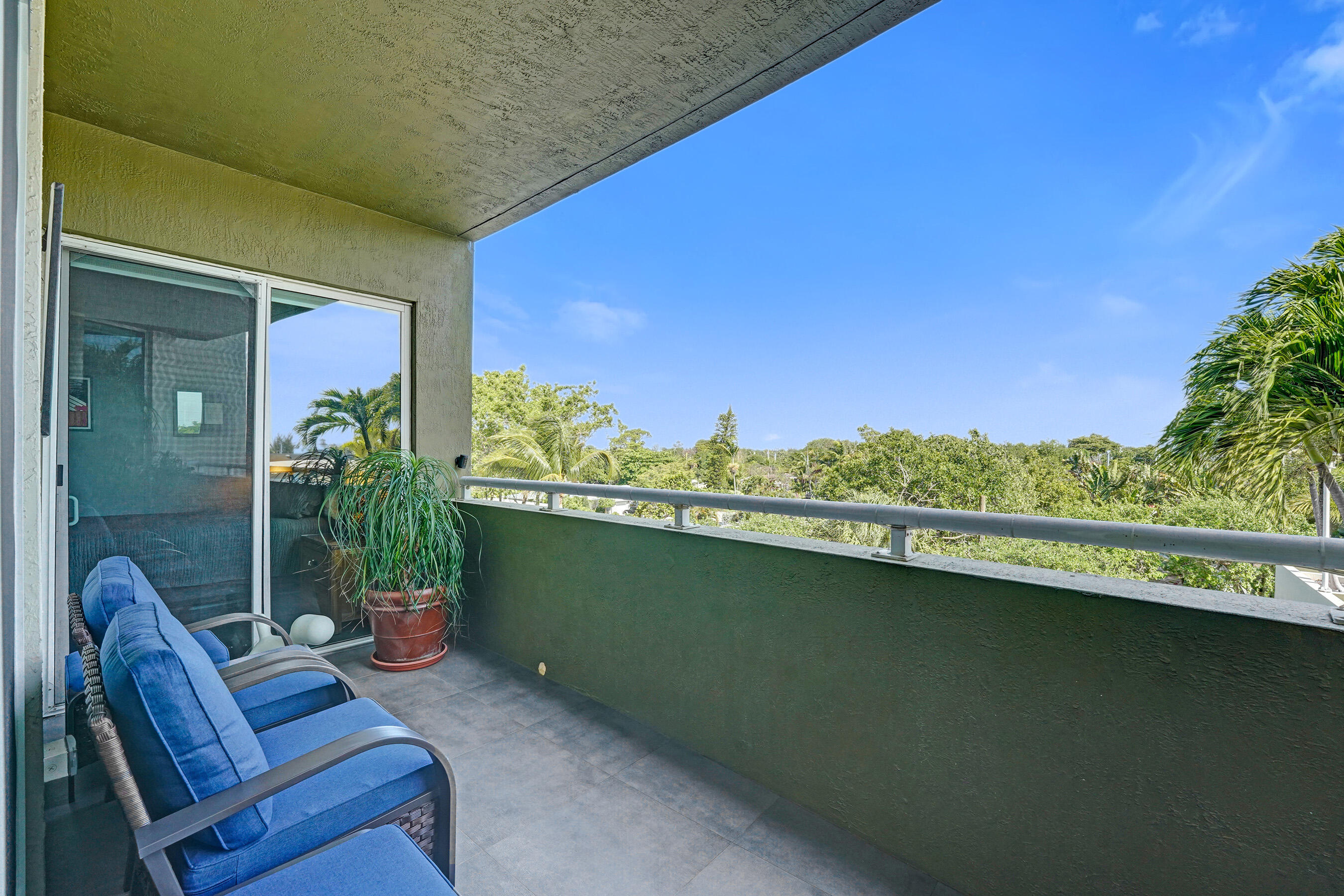 2301 Wilton Drive R309