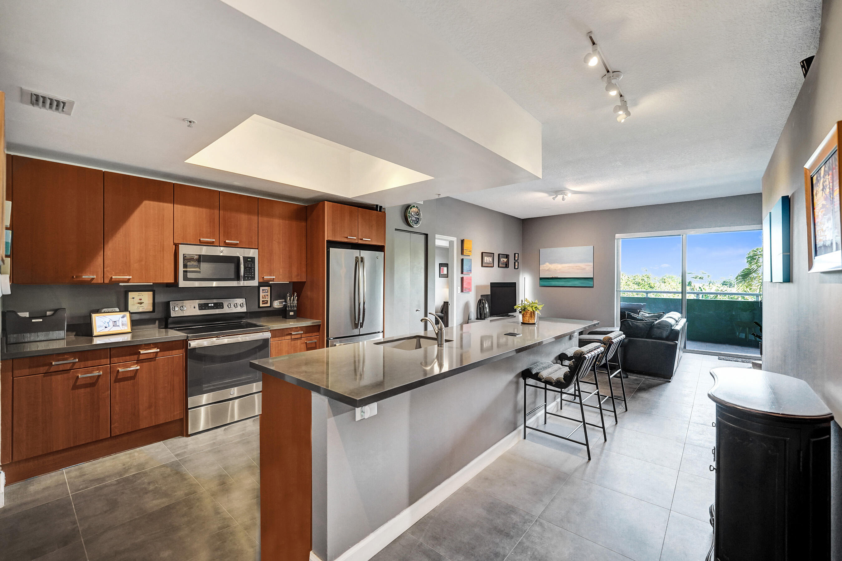 2301 Wilton Drive R309