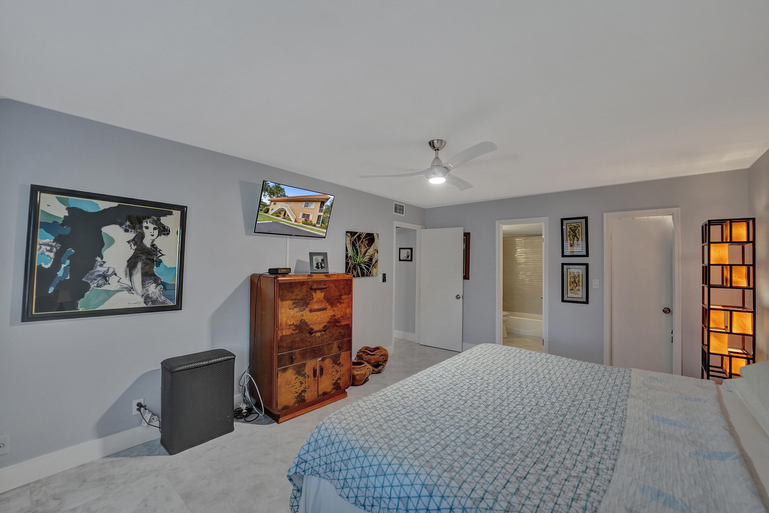 1930 NE 2nd Avenue 117l