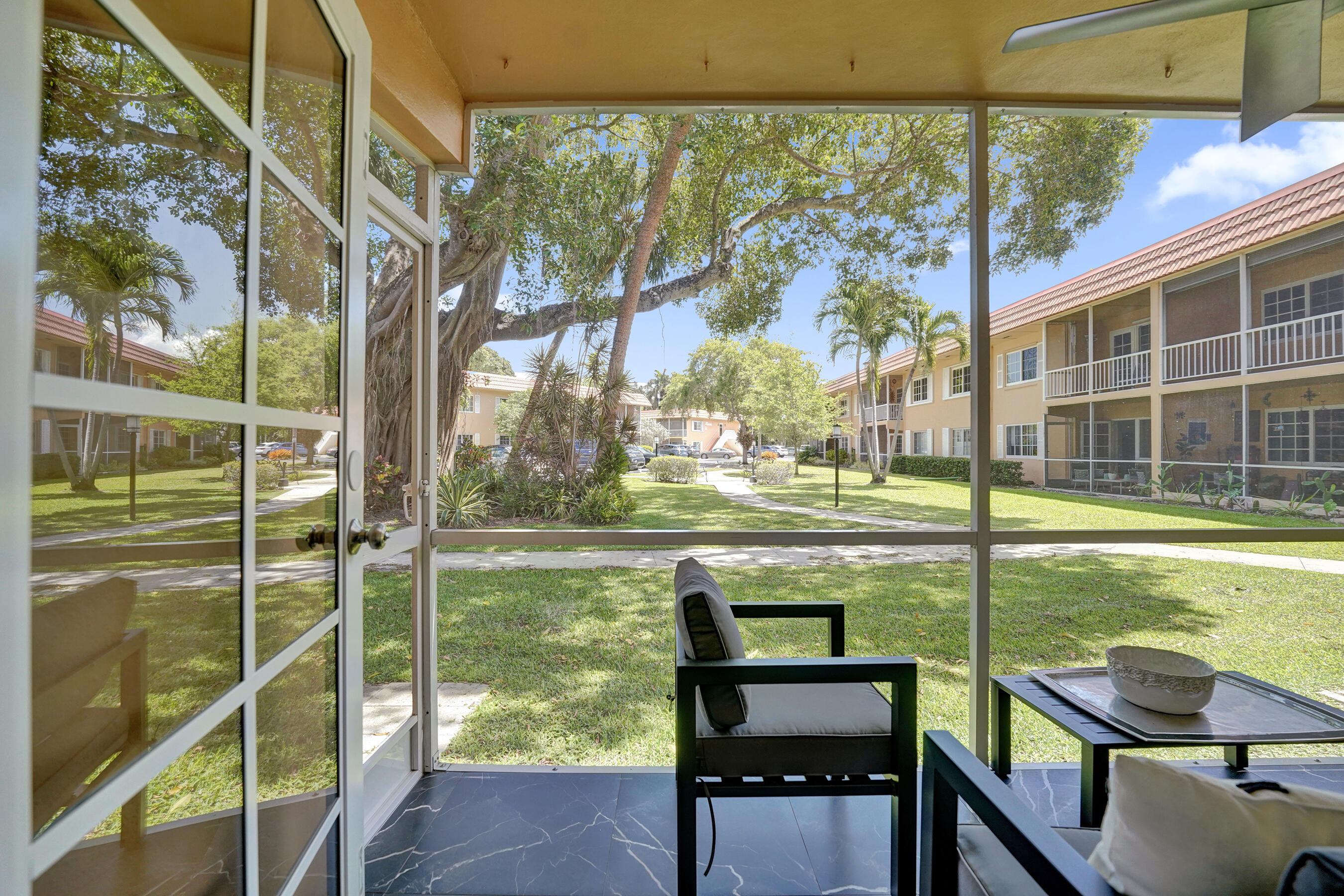 1930 NE 2nd Avenue 117l