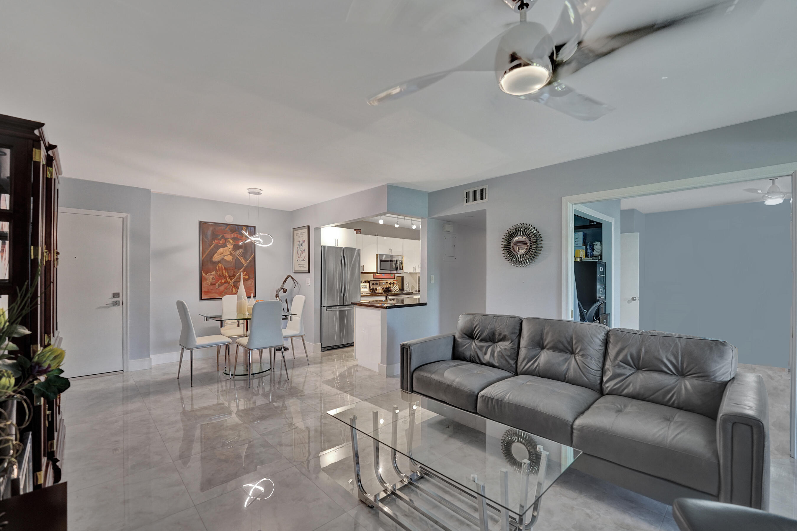 1930 NE 2nd Avenue 117l