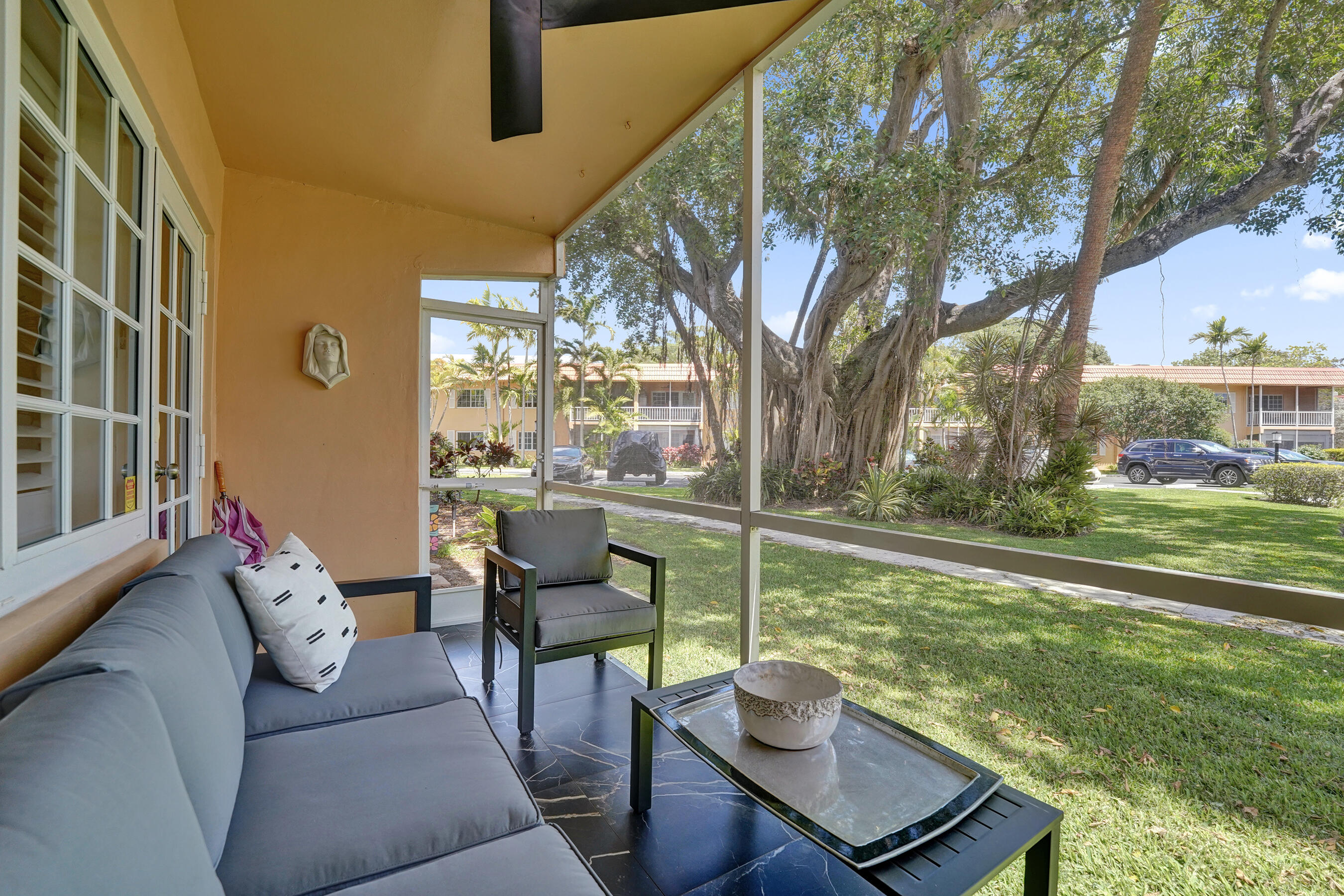 1930 NE 2nd Avenue 117l