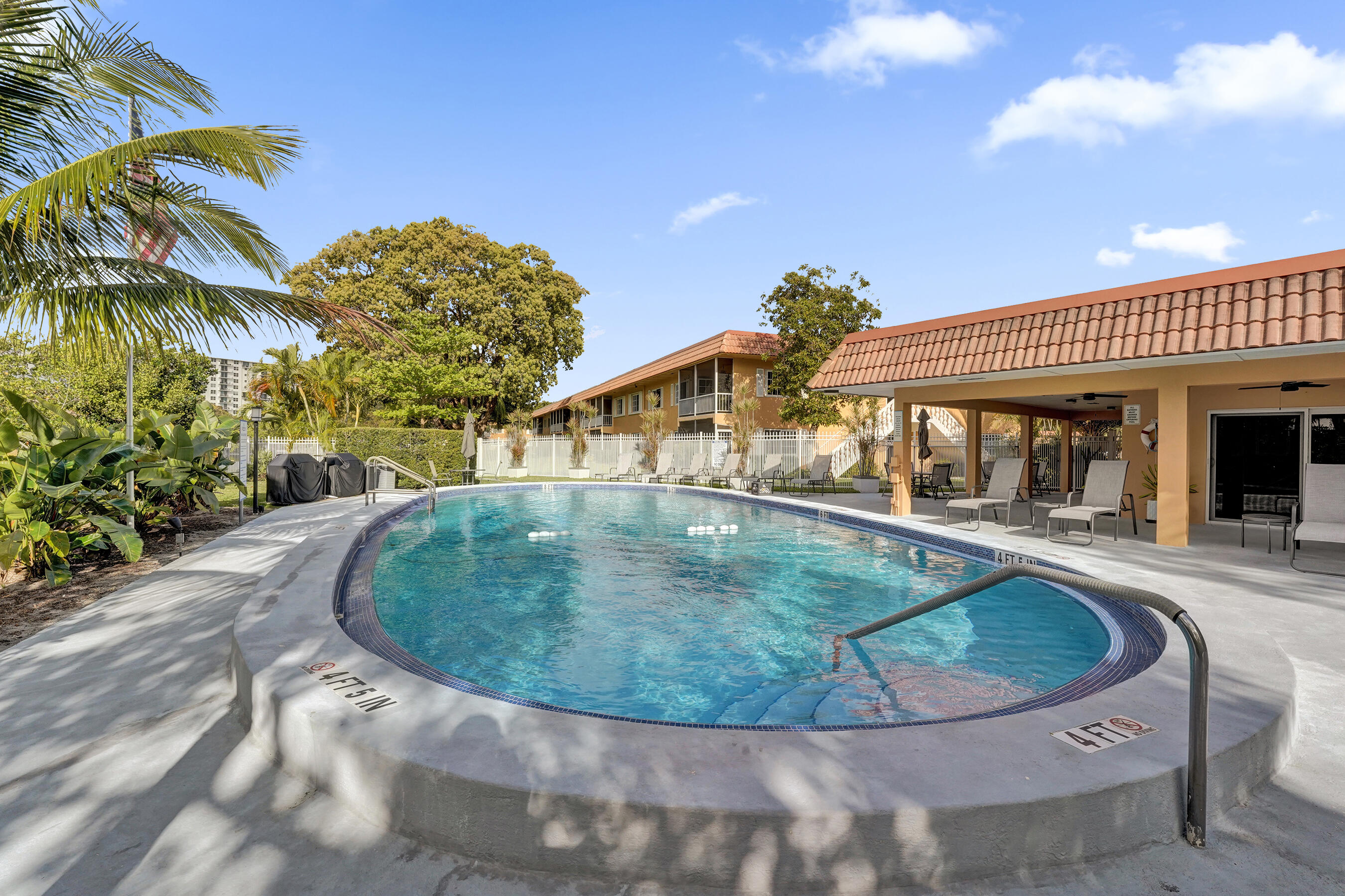 1930 NE 2nd Avenue 117l