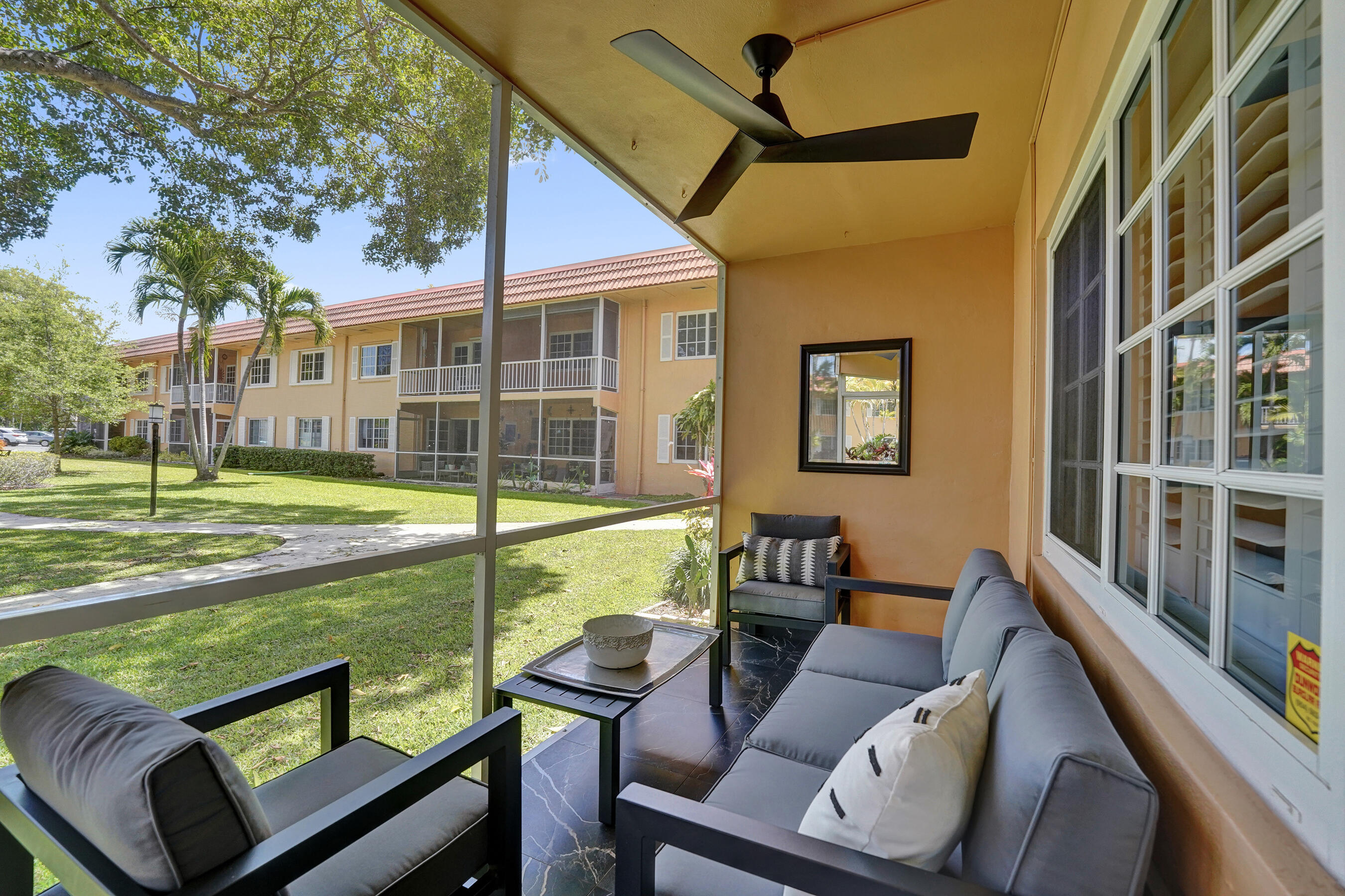 1930 NE 2nd Avenue 117l