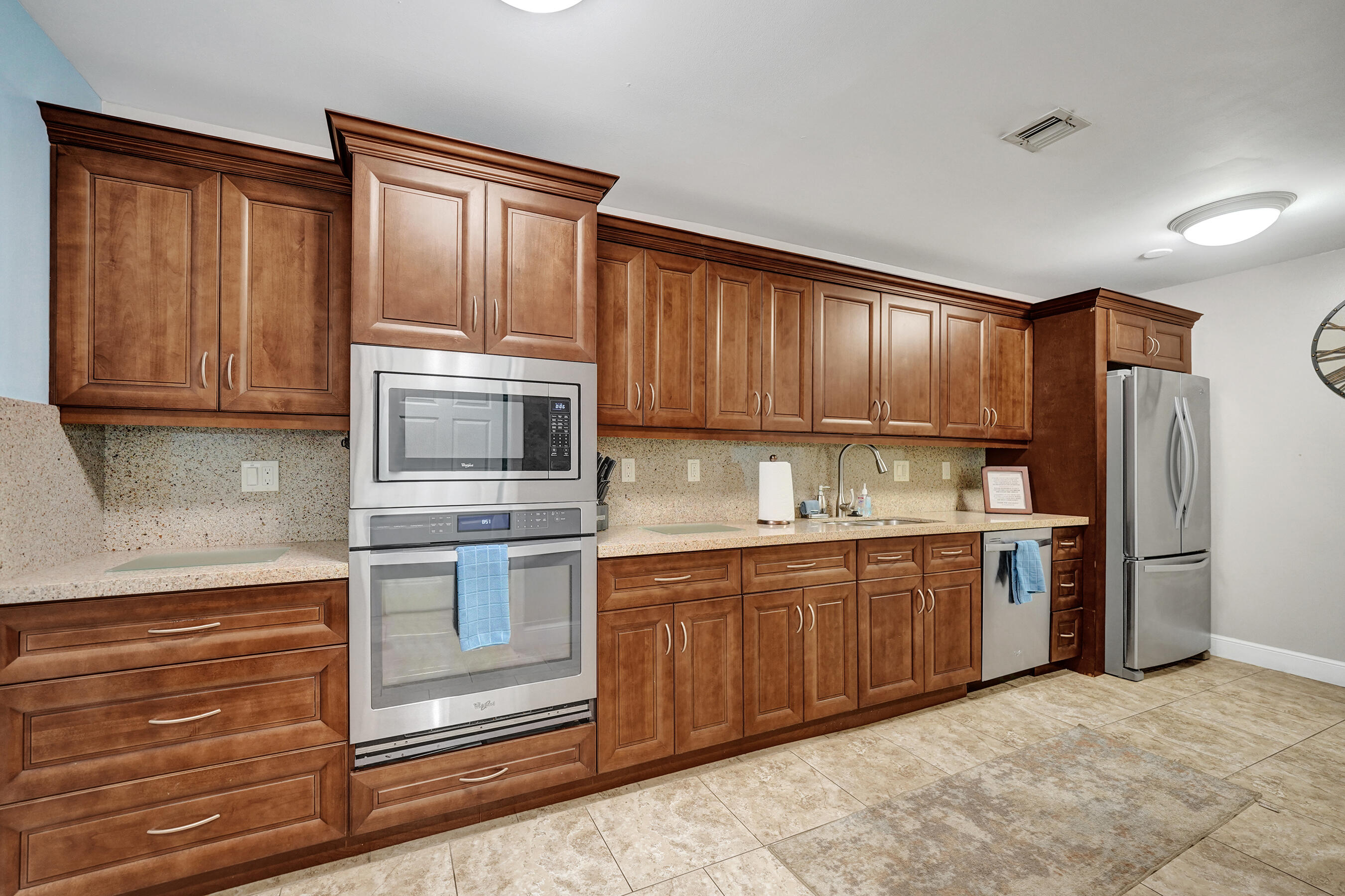 1930 NE 2nd Avenue 117l